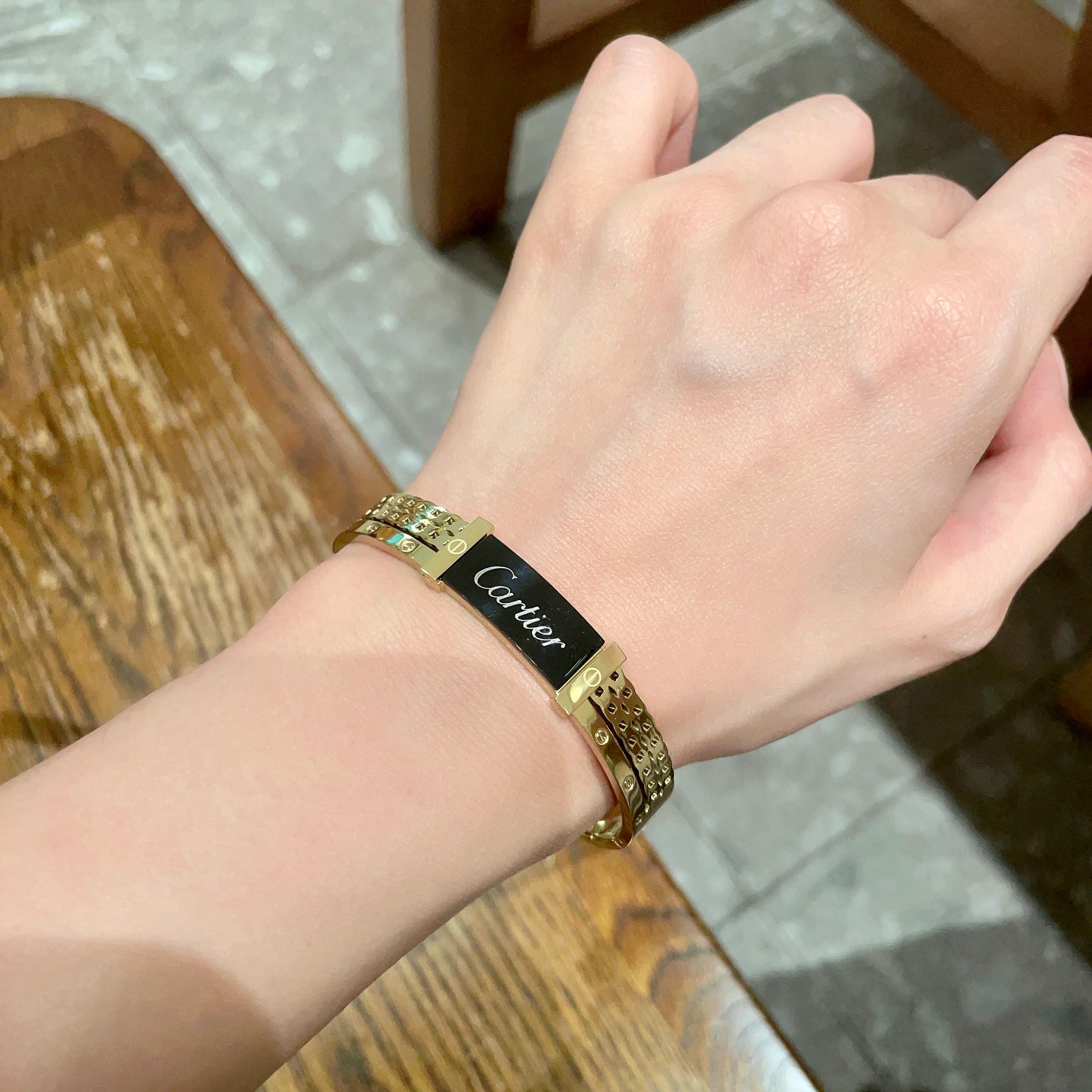 Cartier Logo Signature Bangle bracelet Yellow gold with black enamel 17cm