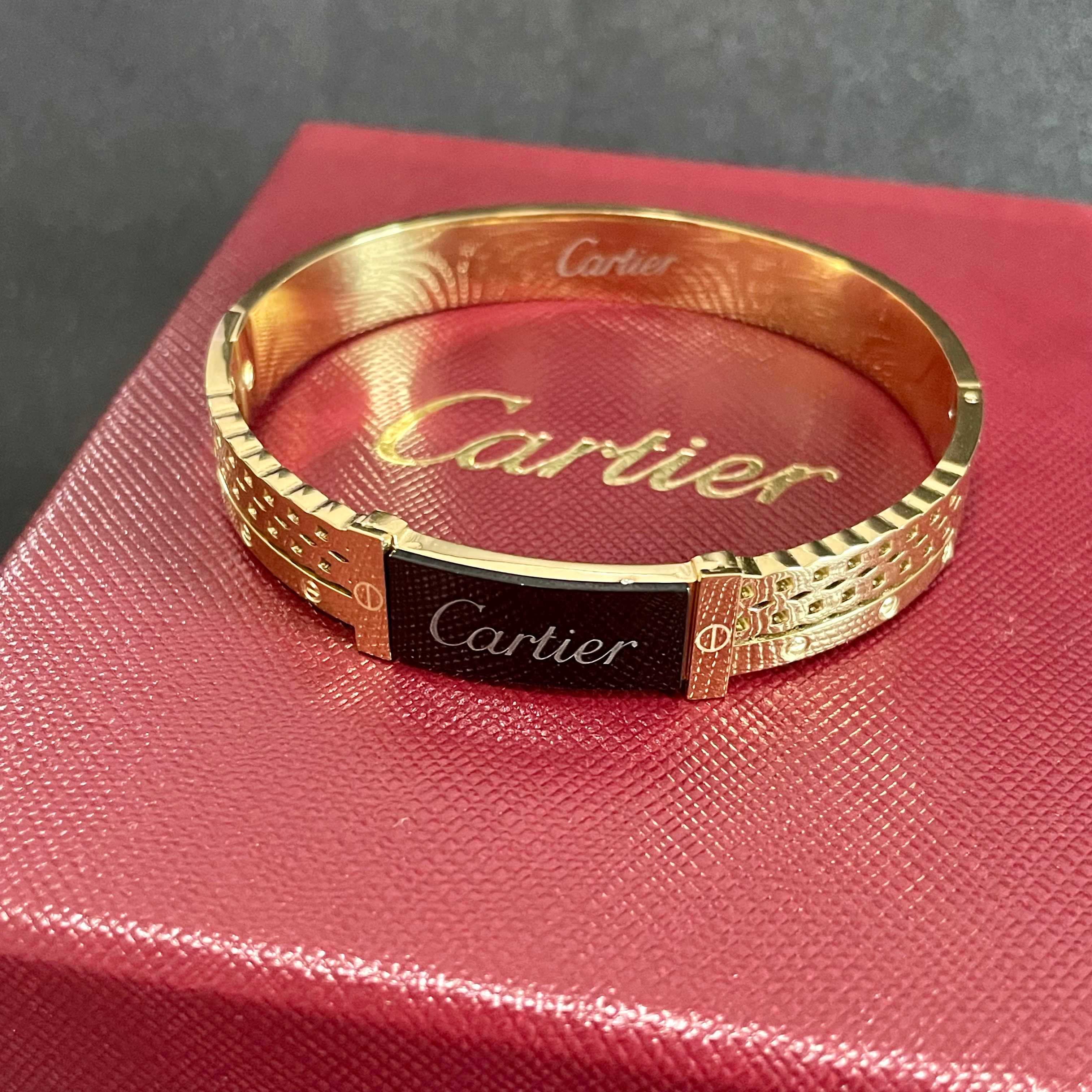 Cartier Logo Signature Bangle bracelet Yellow gold with black enamel 17cm