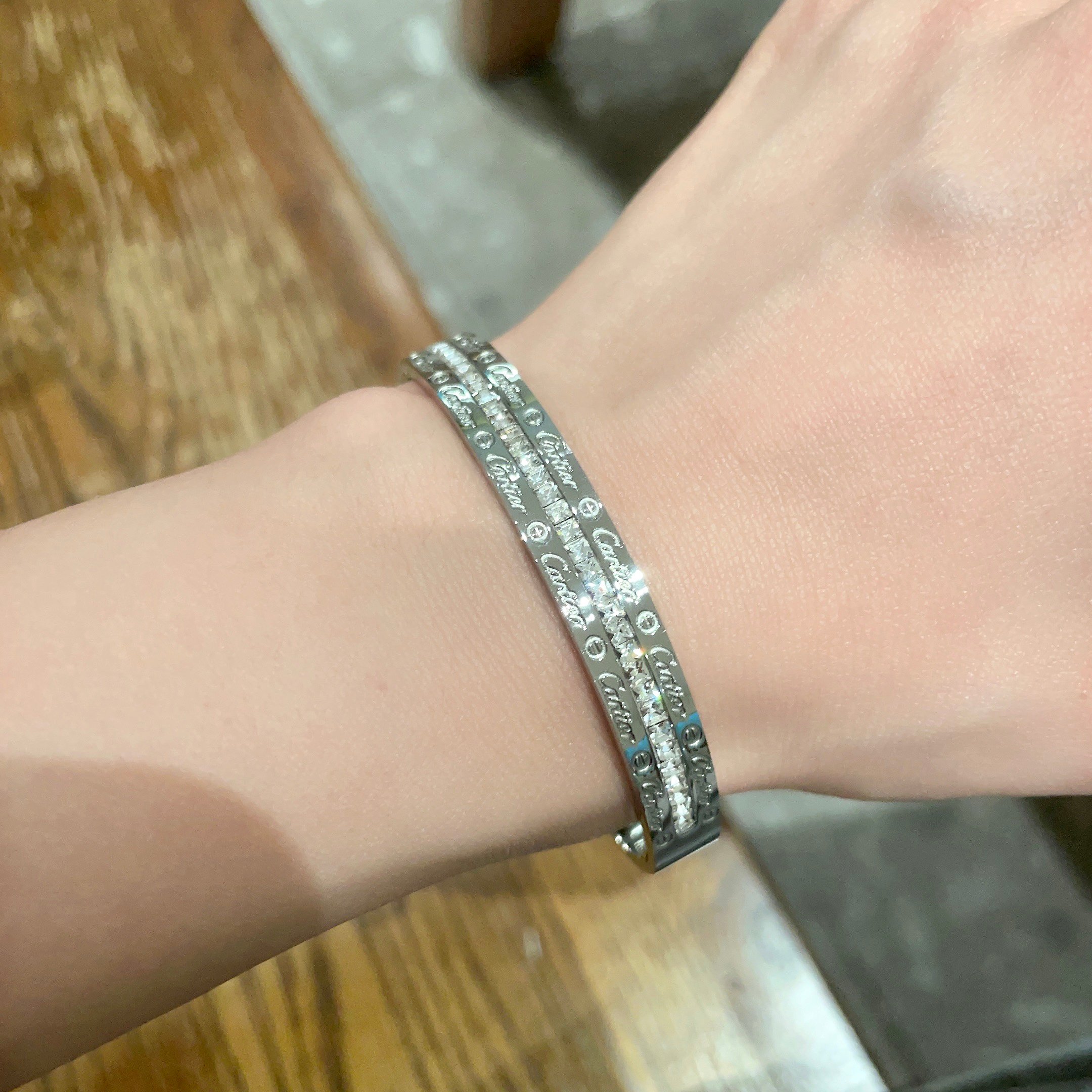 Cartier Love bracelet 18k white gold diamond 17