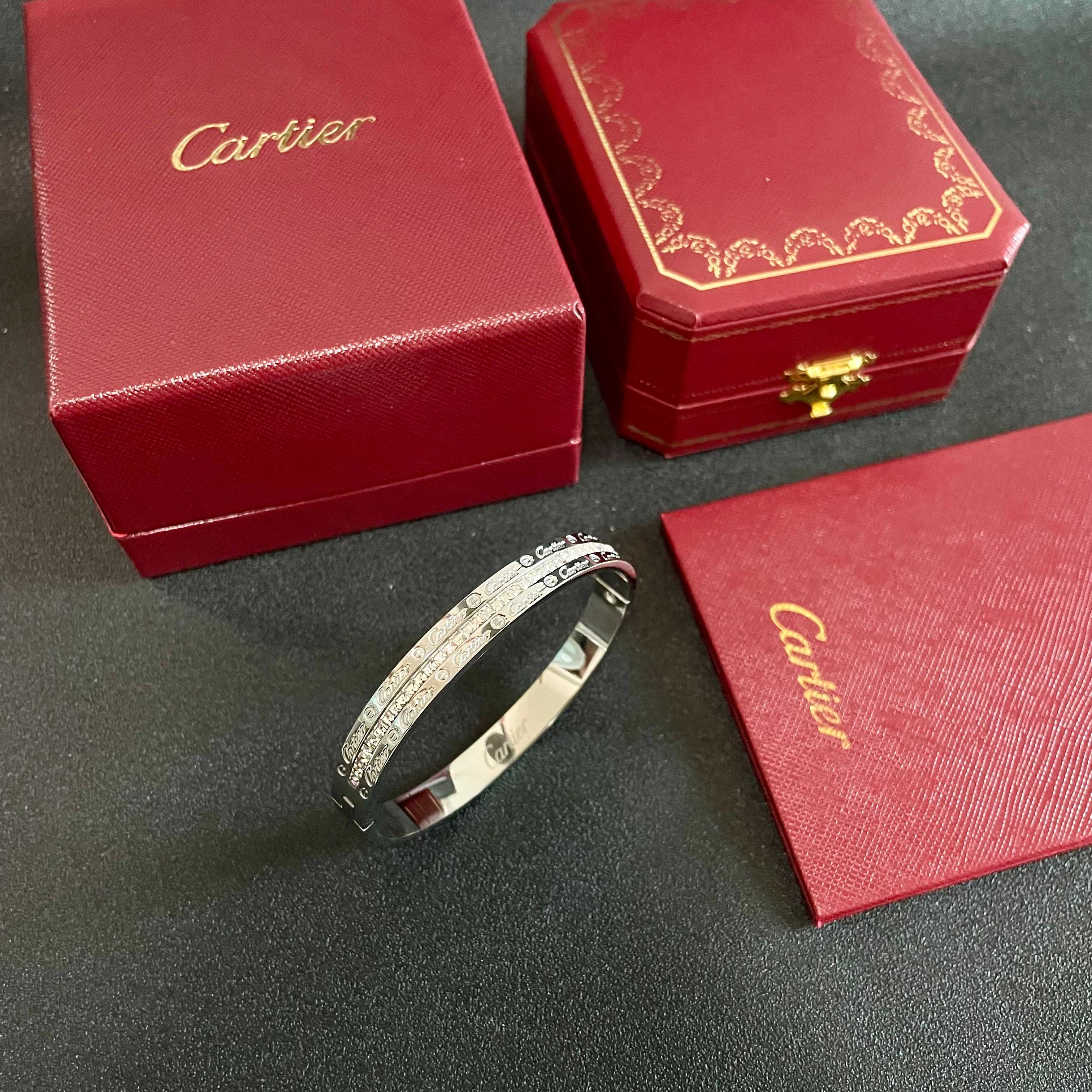 Cartier Love bracelet 18k white gold diamond 17