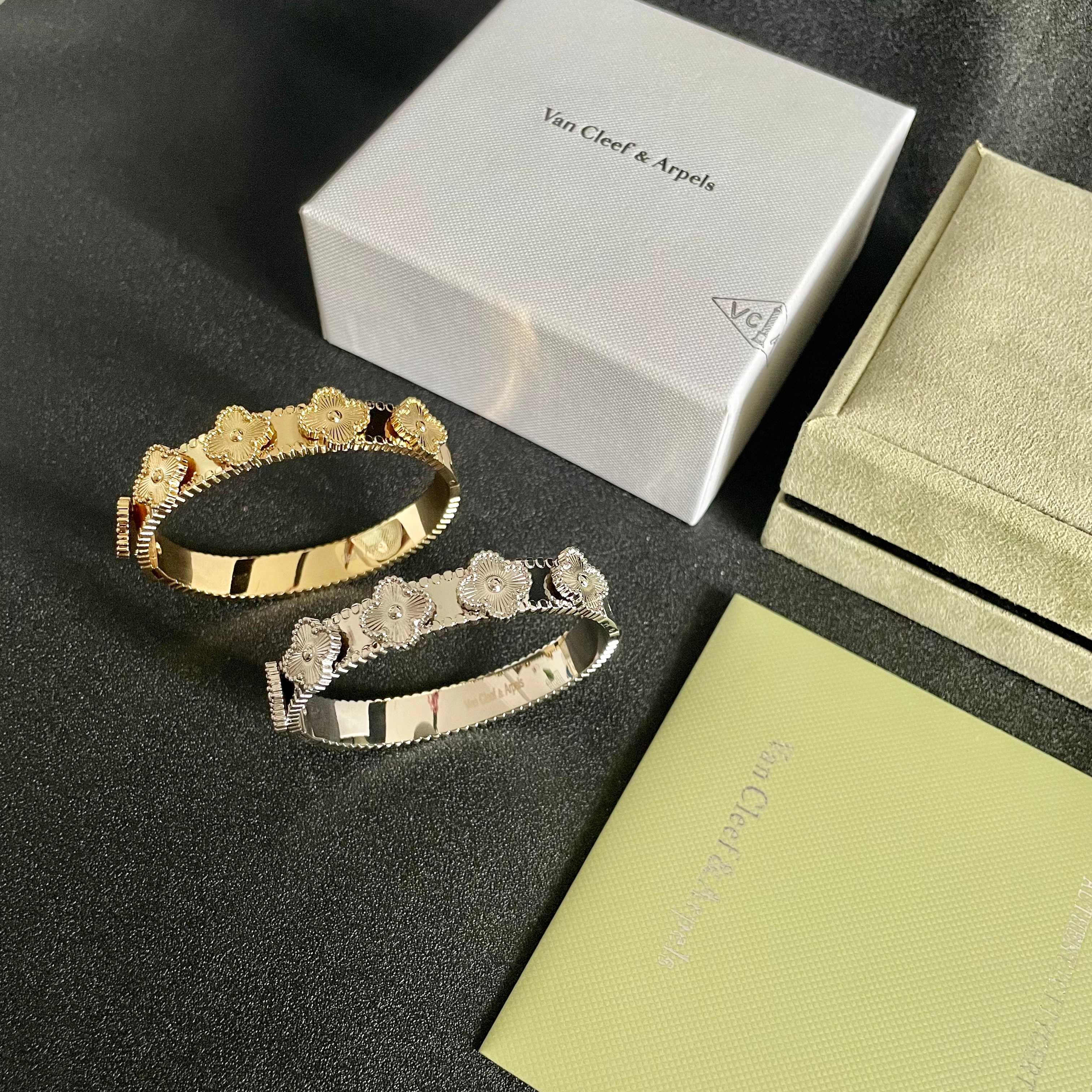 Van Cleef Arpels Alhambra bracelet silver-toned metal 17cm