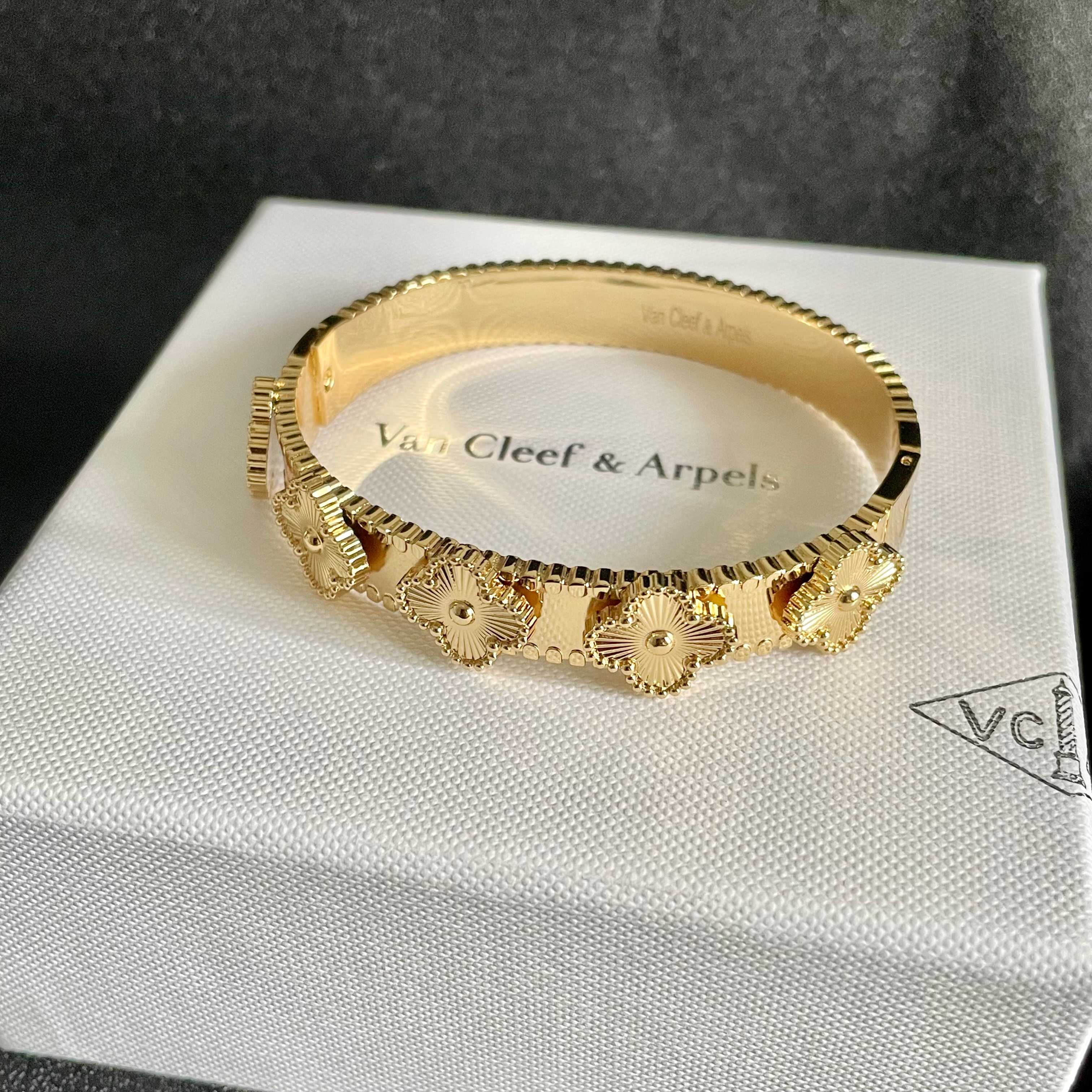 Van Cleef Arpels Alhambra bracelet yellow gold 17cm