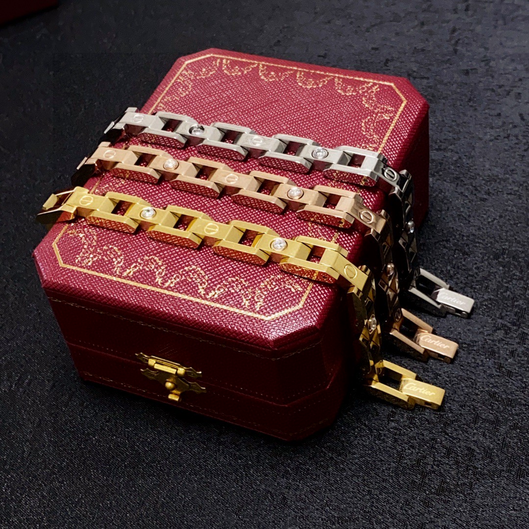Cartier Santos de Cartier Chain Bracelet bracelet Yellow gold rose gold white gold with clear diamond accents 19CM