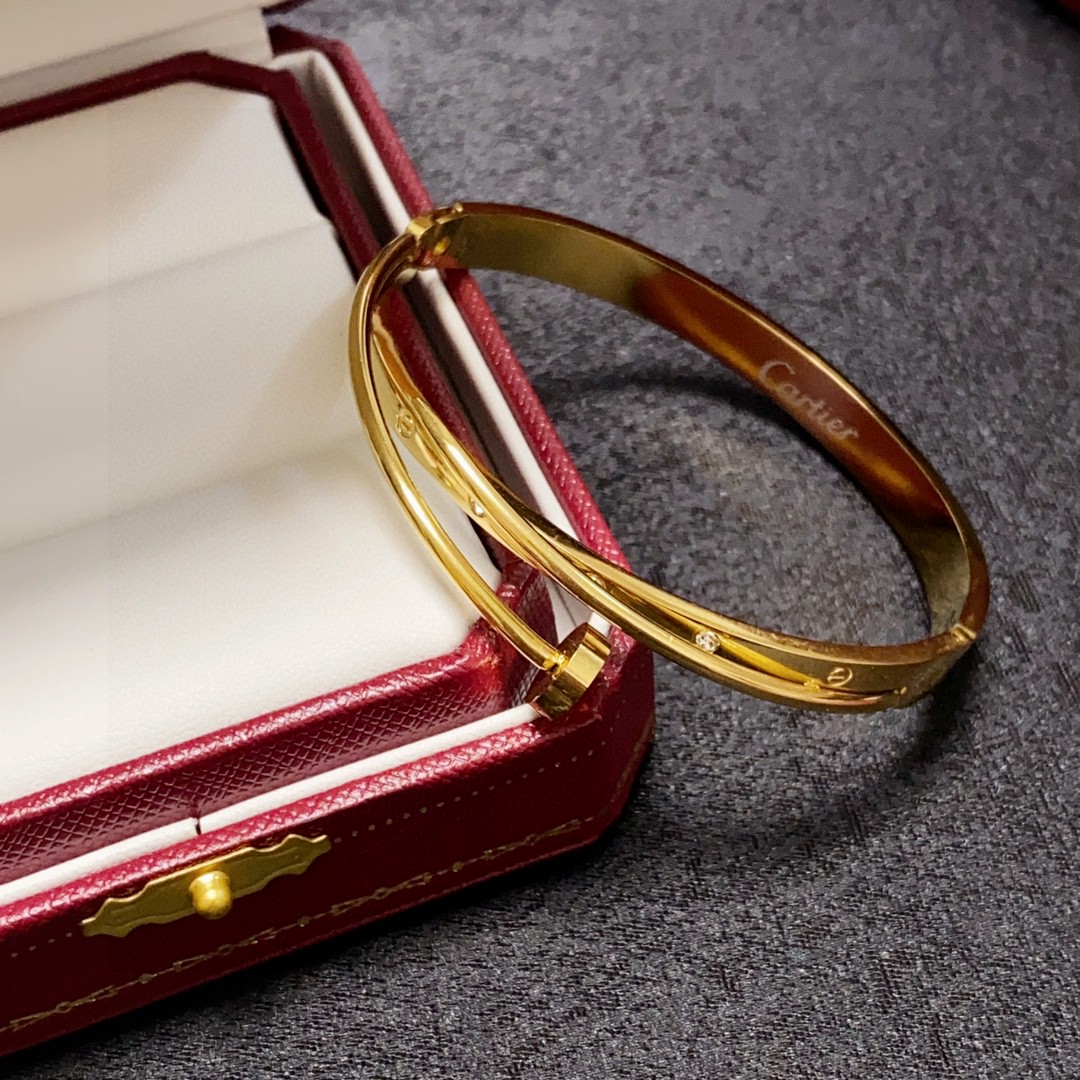 Cartier Juste un Clou bracelet 18k yellow gold with diamond accents 17