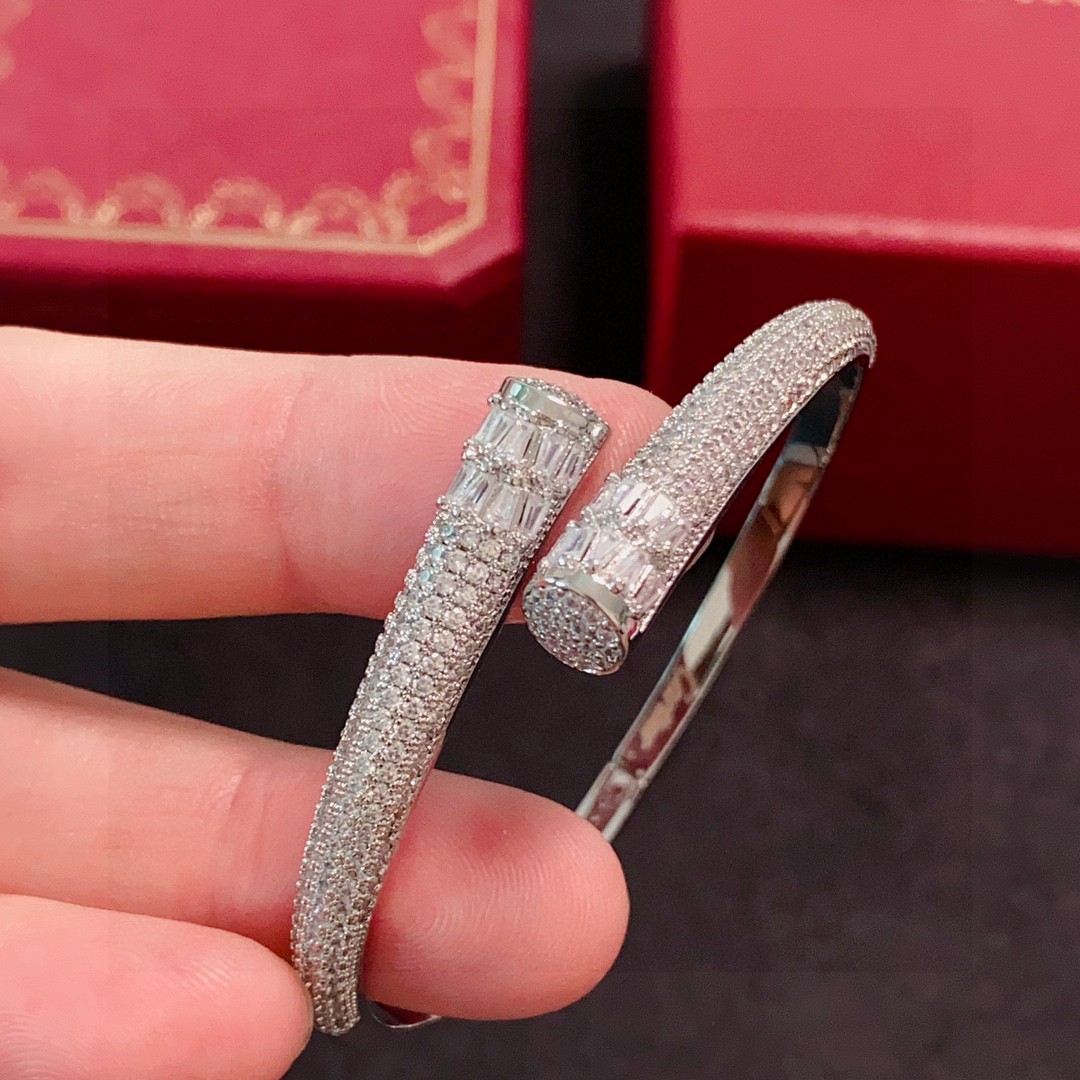 Cartier Panthere de Cartier bracelet 18k white gold clear diamond 17cm
