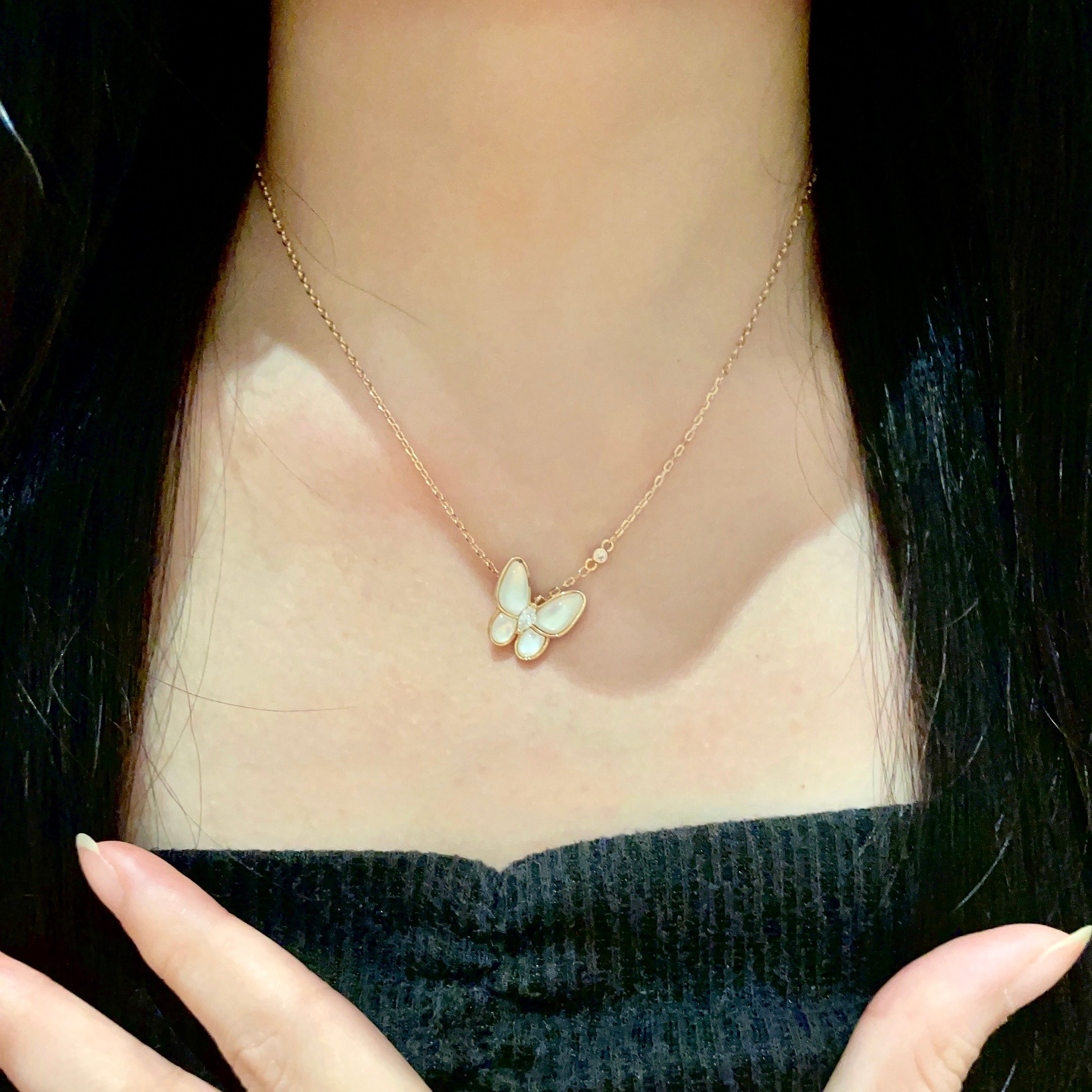 Collana Van Cleef Arpels Two Butterfly Oro rosa madreperla diamante 42 cm