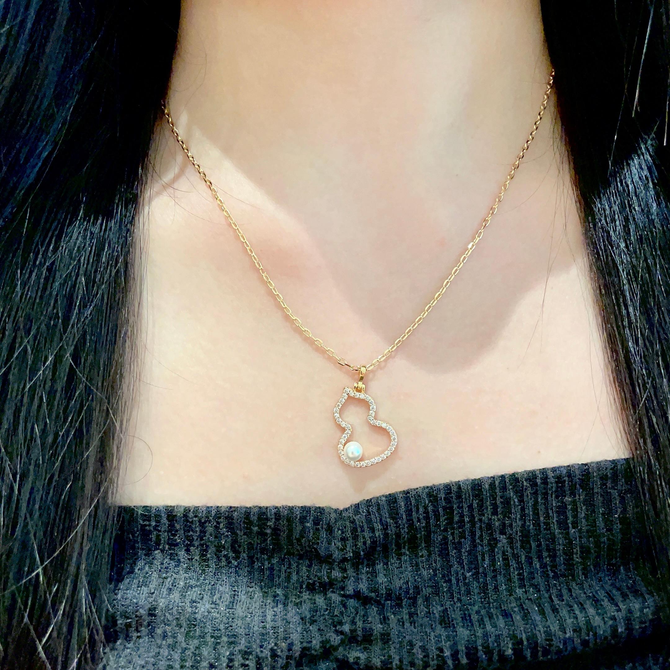 Qeelin Wulu necklace yellow gold metal clear diamond pave white freshwater pearl 42cm with 3cm extender