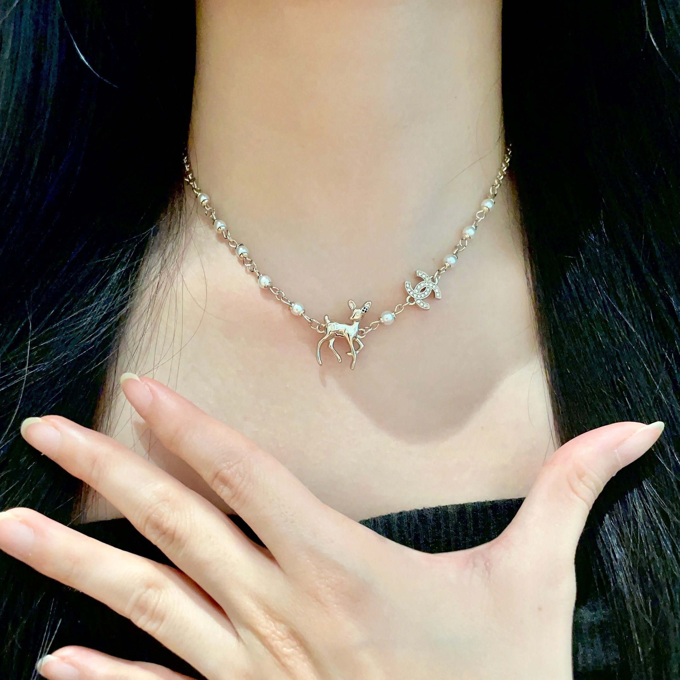 Chanel CC Logo Deer Charm Pearl Choker necklace light gold metal white faux pearl clear crystal 40cm