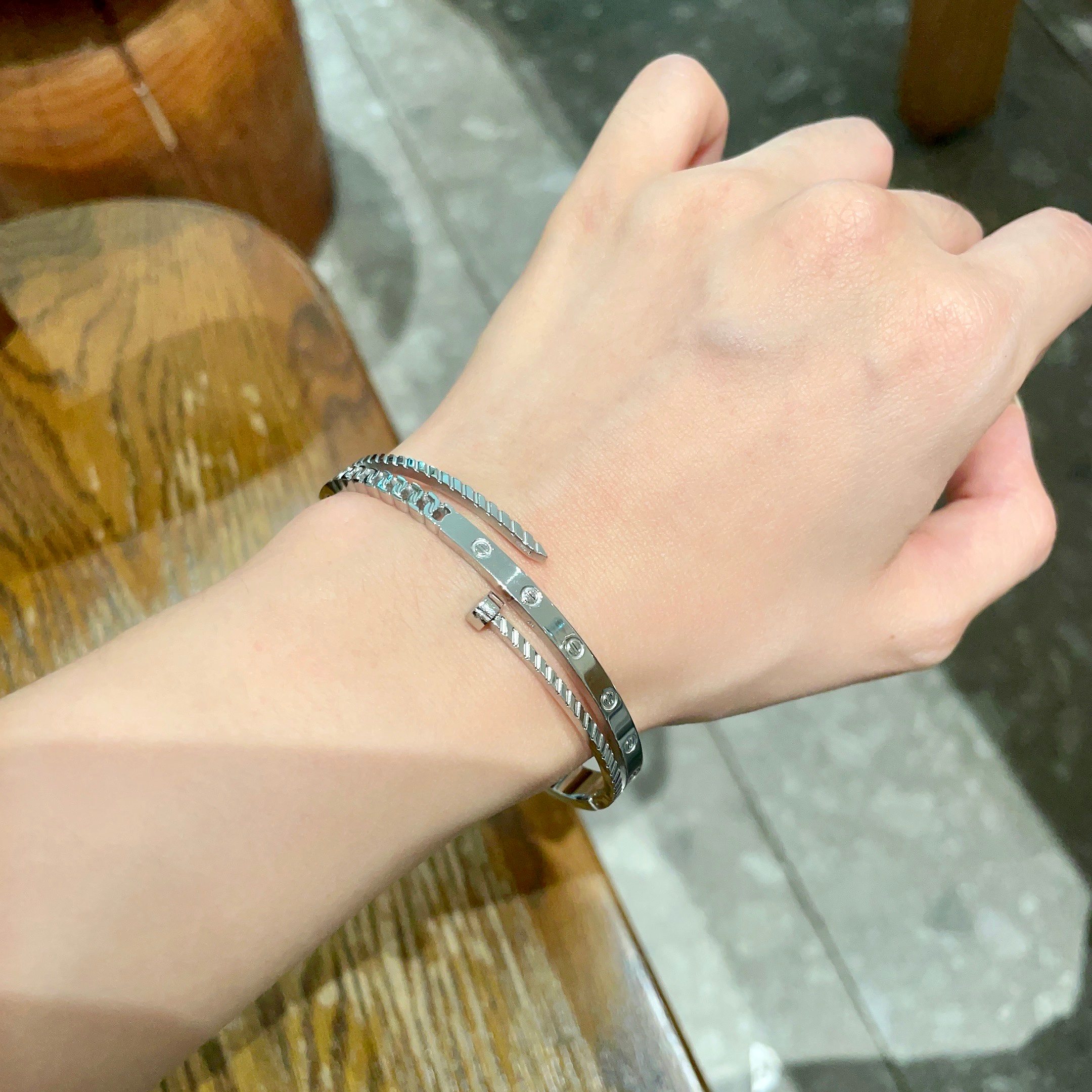 Cartier Juste un Clou bracelet silver-toned metal no gemstones 17