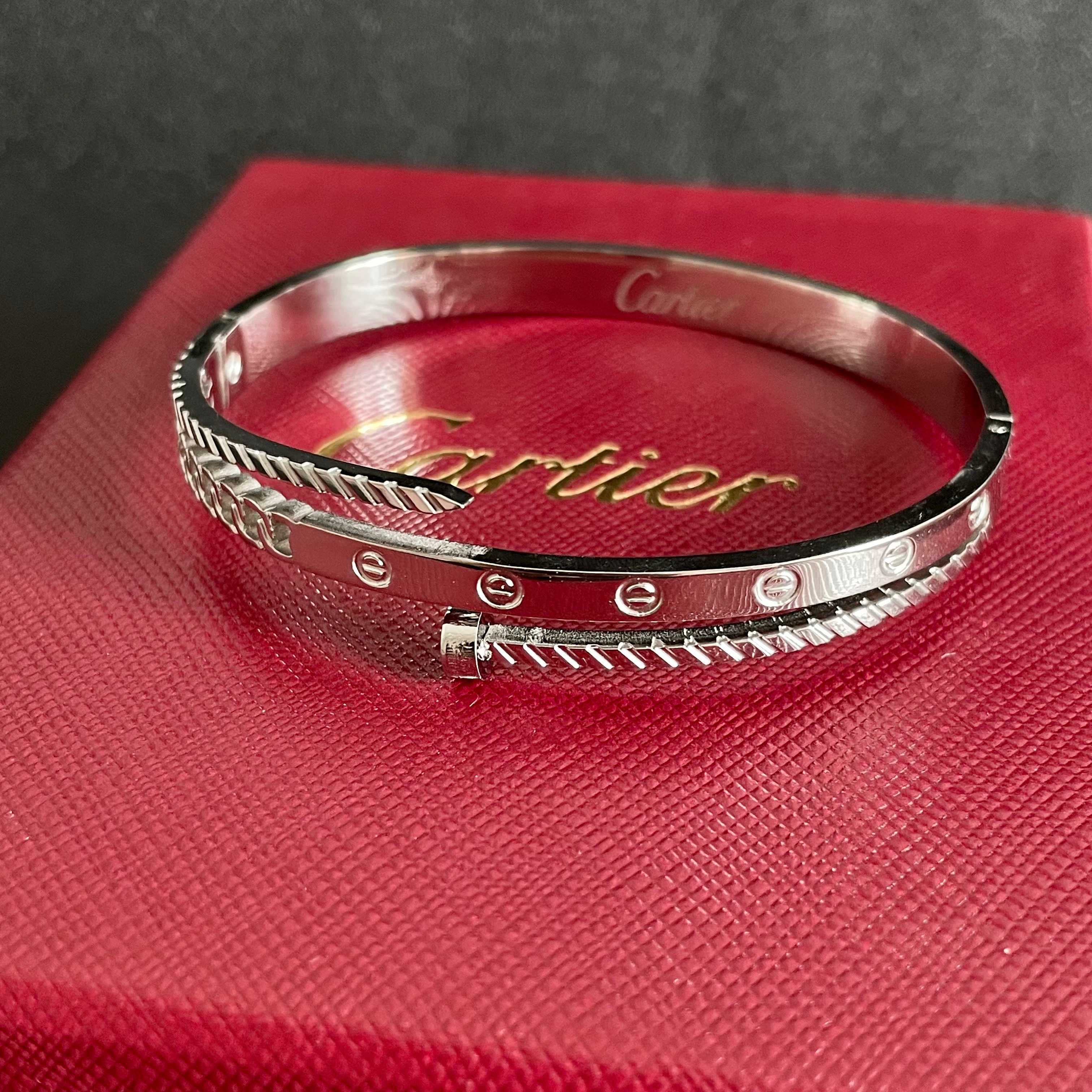 Cartier Juste un Clou bracelet silver-toned metal no gemstones 17
