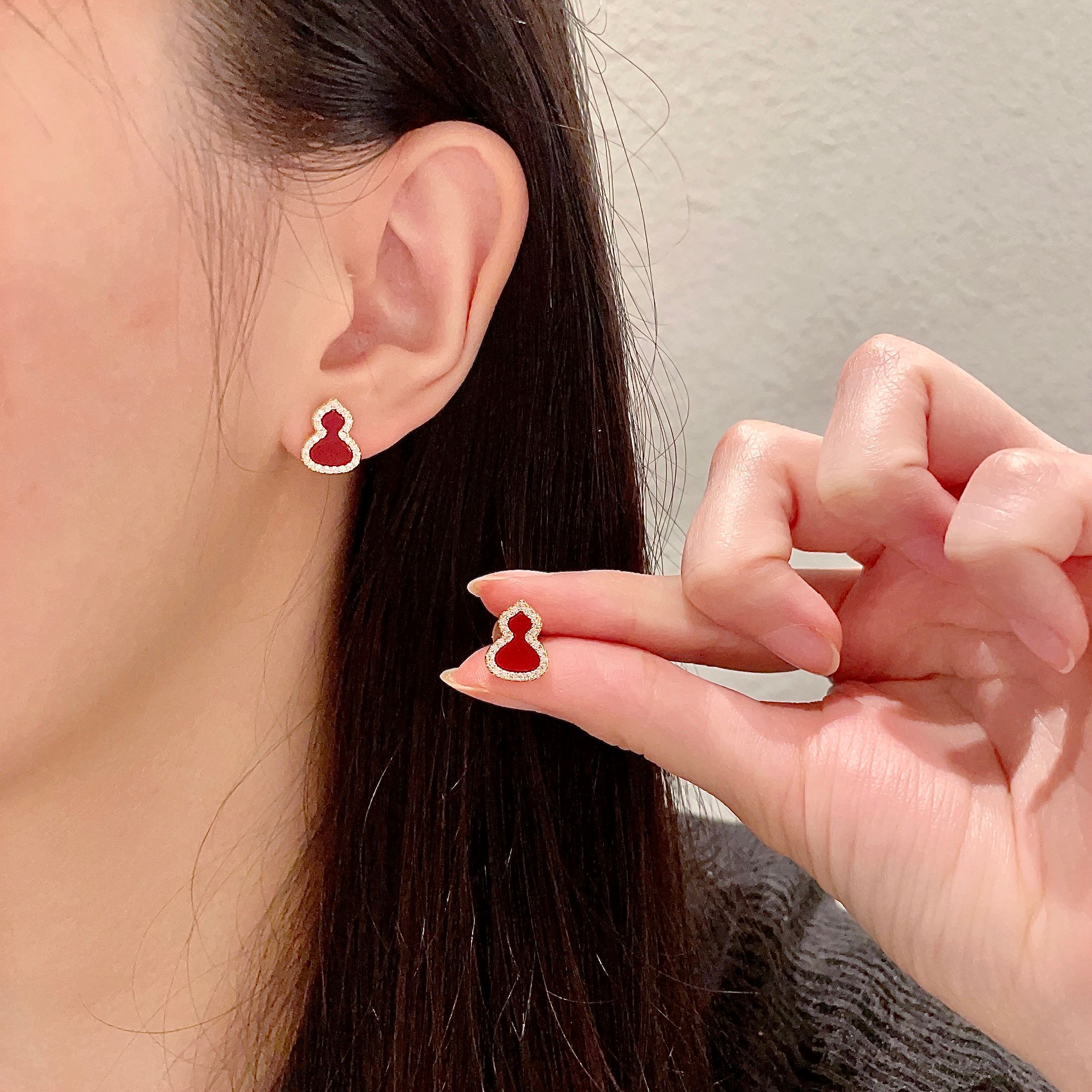 Qeelin Wulu earrings 18k rose gold with diamonds available in mother-of-pearl red agate and open diamond versions mini