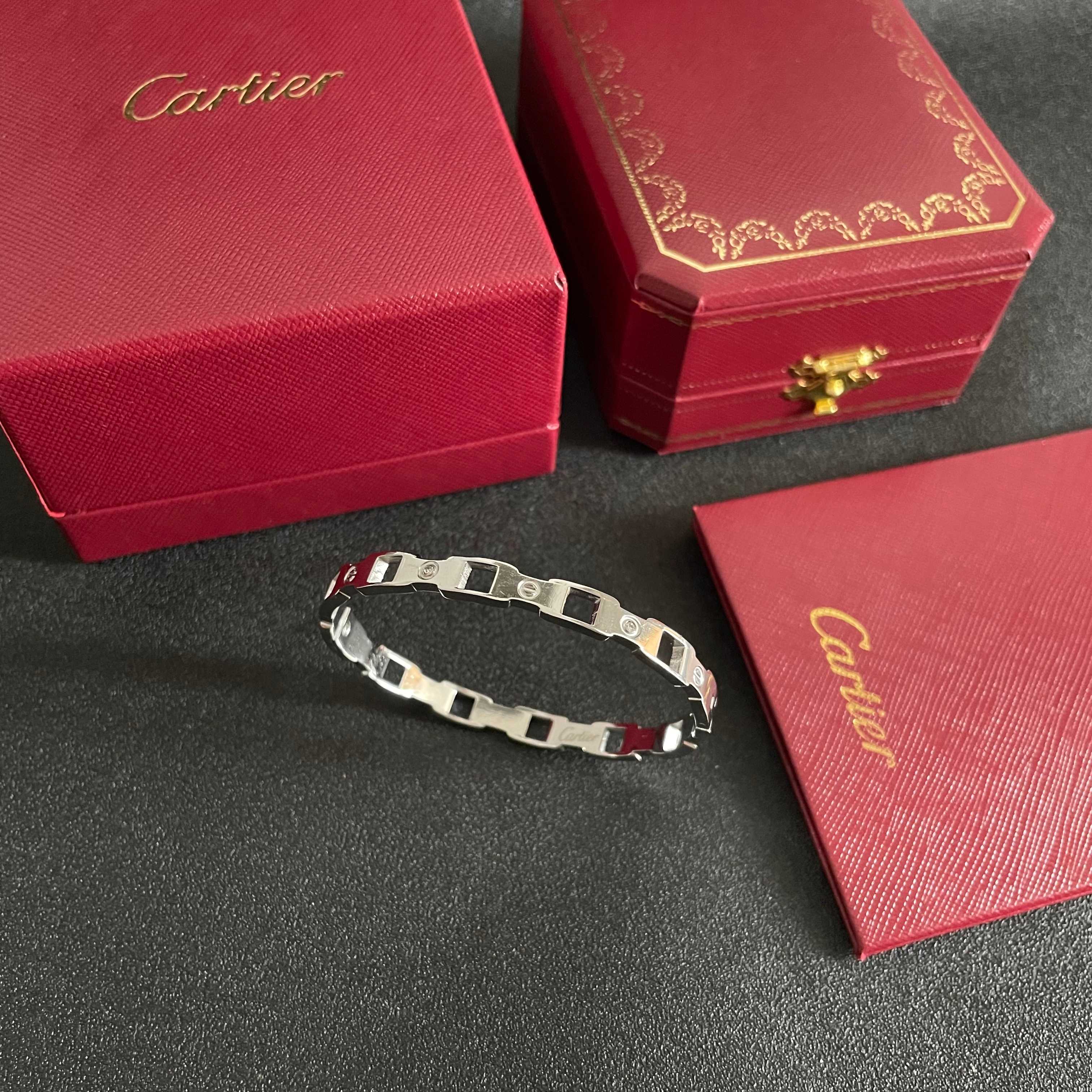 Cartier Maillon Panthere bracelet Silver-toned 18k white gold clear diamond accents 18cm