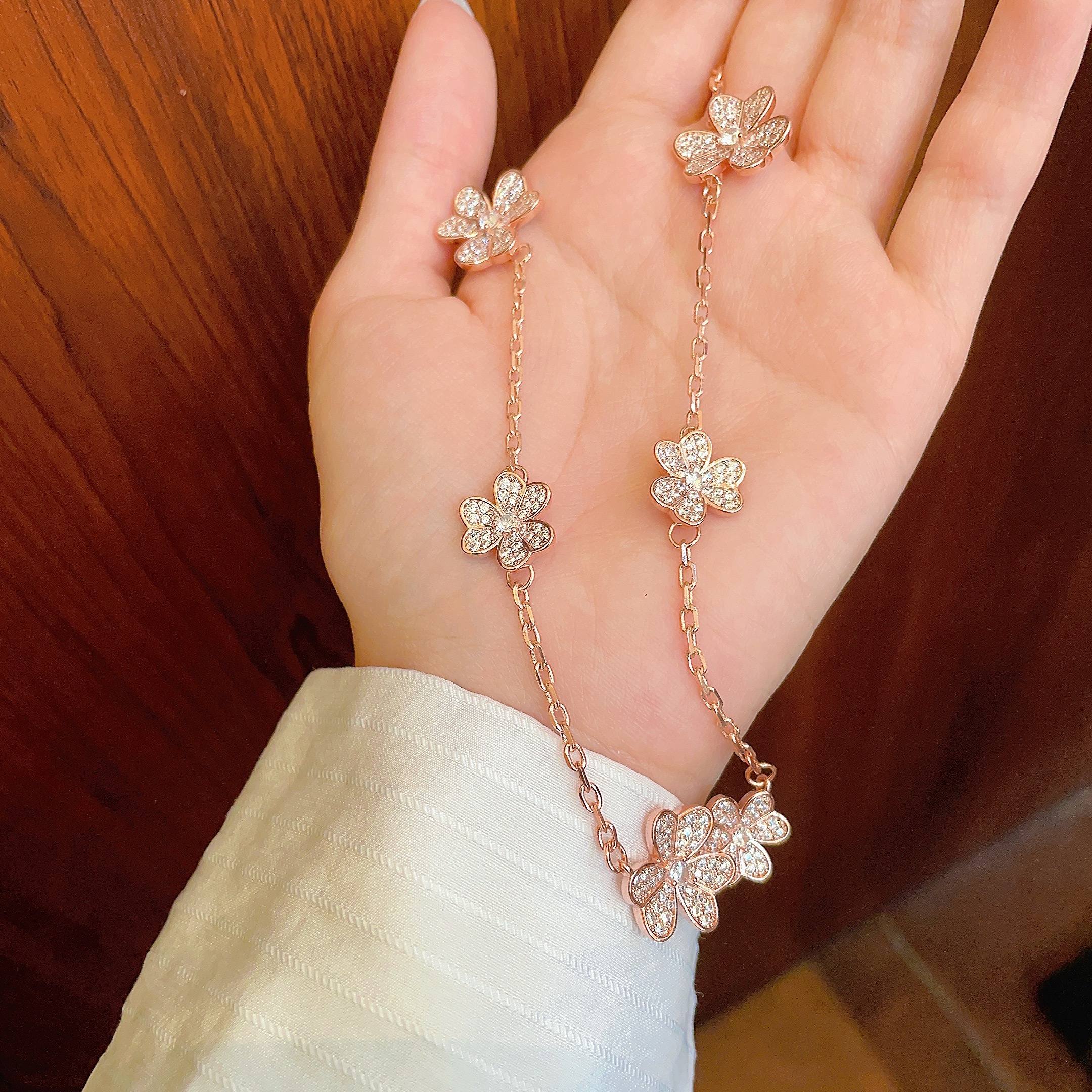 Collana Van Cleef Arpels Frivole Oro rosa diamanti 42 cm