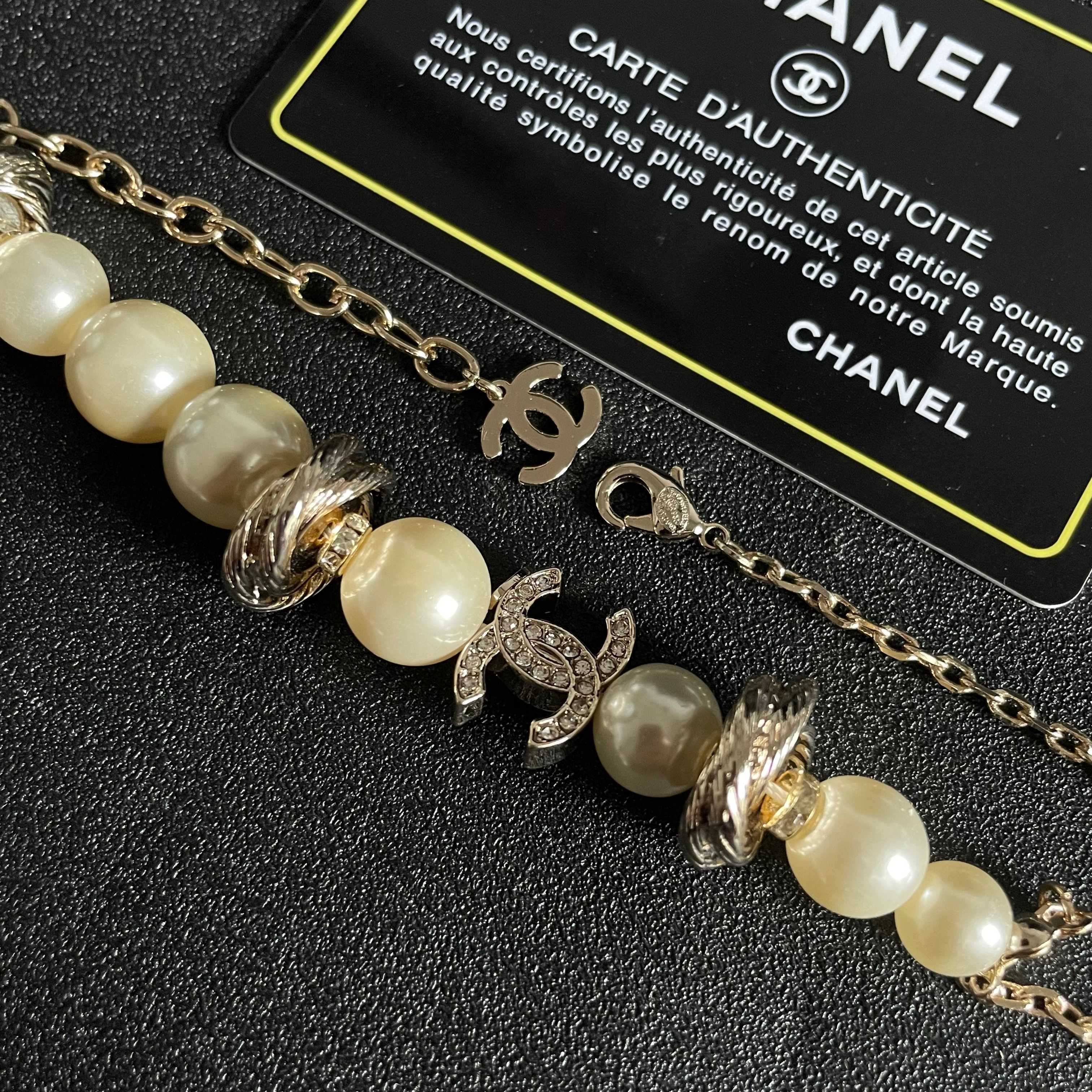 Chanel CC Logo Pearl Twisted Metal Choker necklace Light gold-tone metal cream white faux pearl clear crystal 40cm