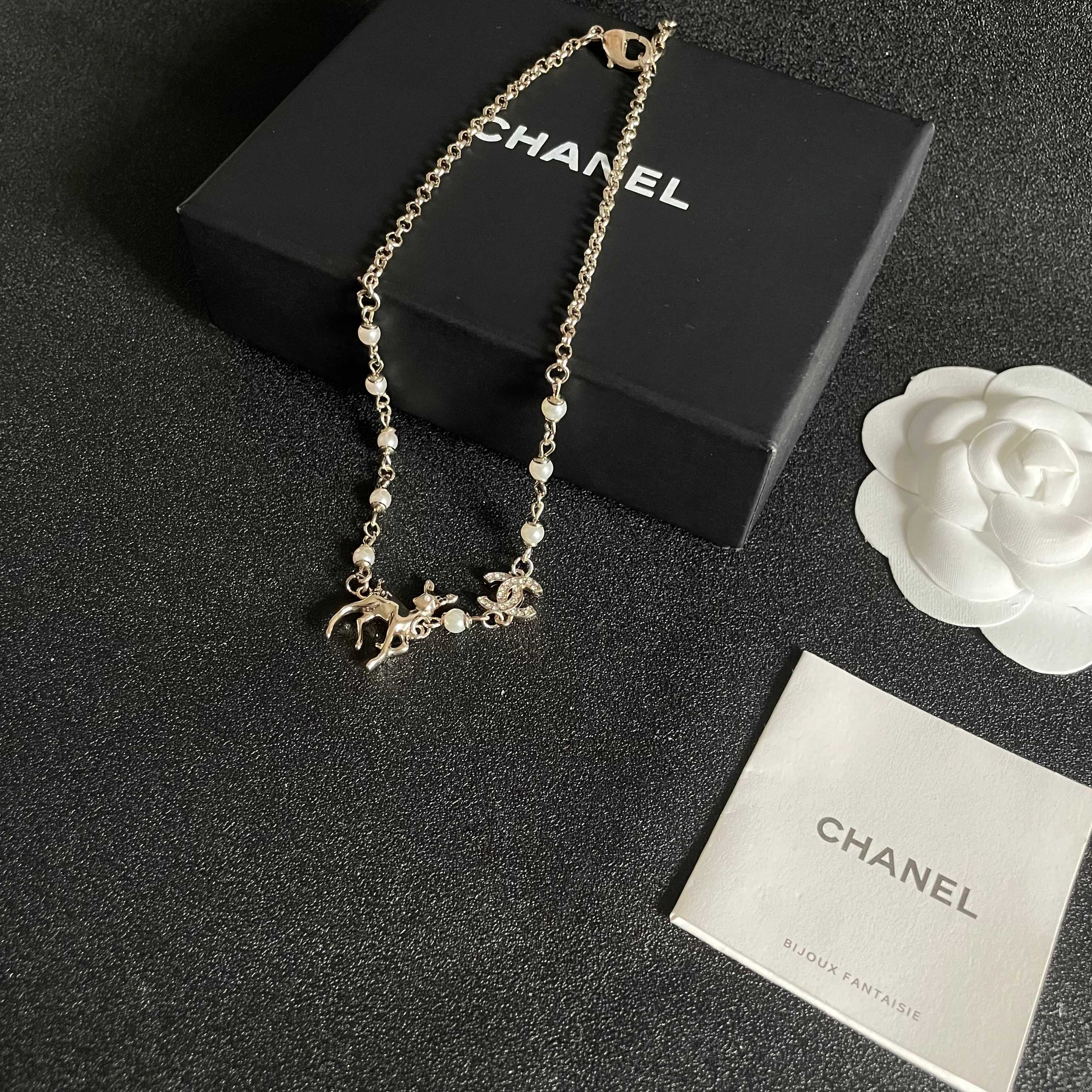 Chanel CC Logo Deer Charm Pearl Choker necklace light gold metal white faux pearl clear crystal 40cm