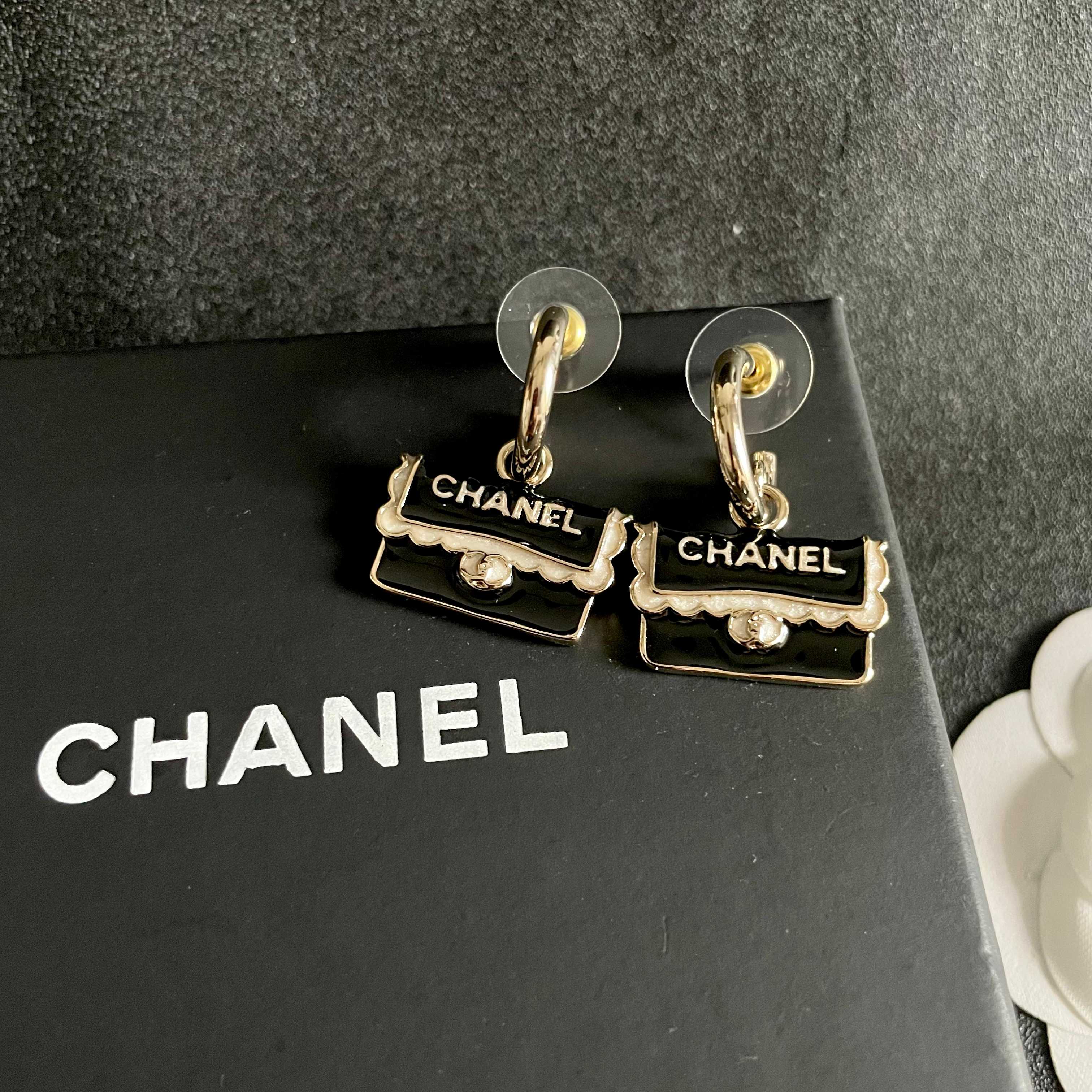 Chanel Classic Flap Bag Charm Drop Earrings earrings light gold tone metal black enamel white enamel detailing 1 5cm drop length