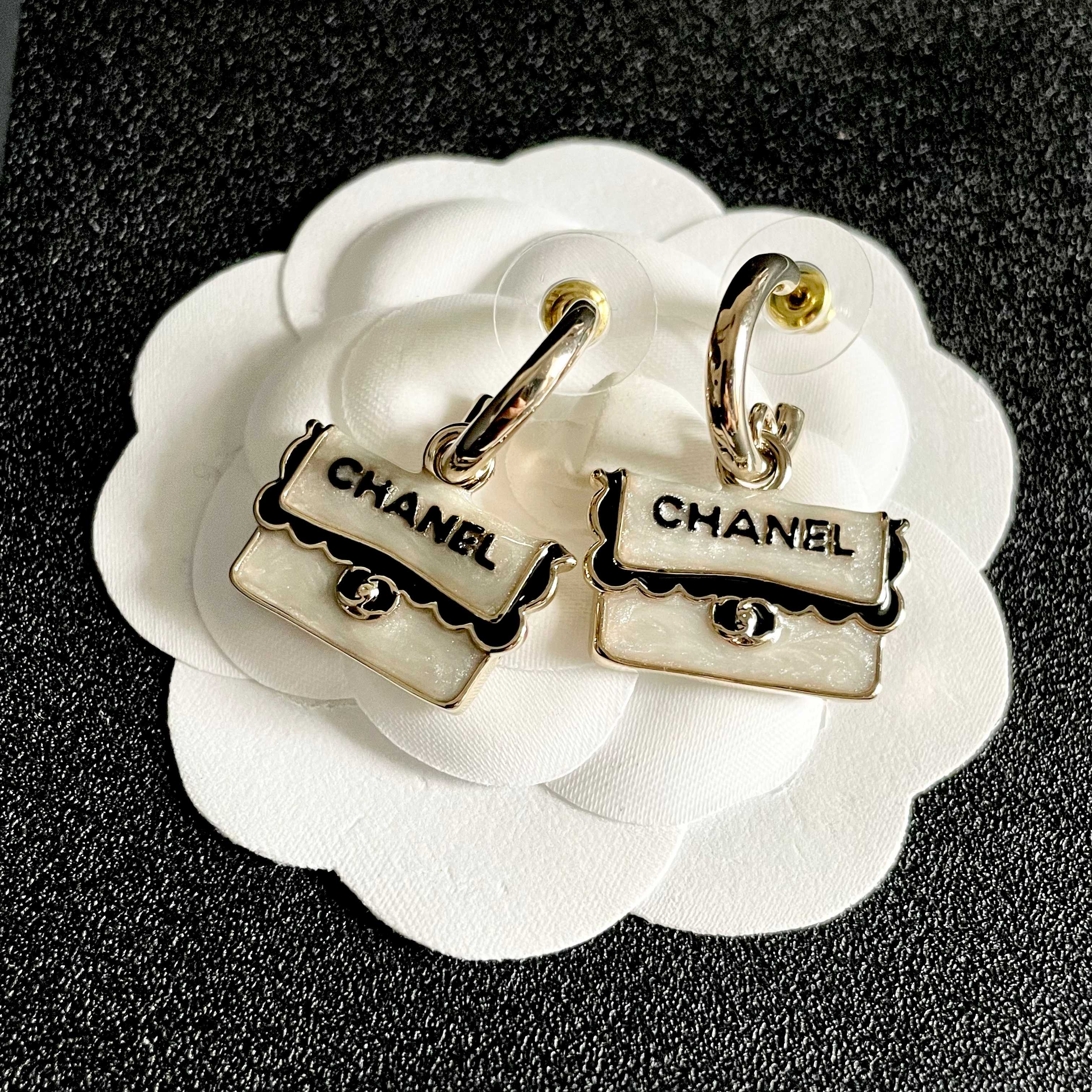 Chanel CC Logo Handbag Charm Drop Earrings earrings Light gold tone metal pearlescent white enamel black enamel lettering 1 5cm drop length