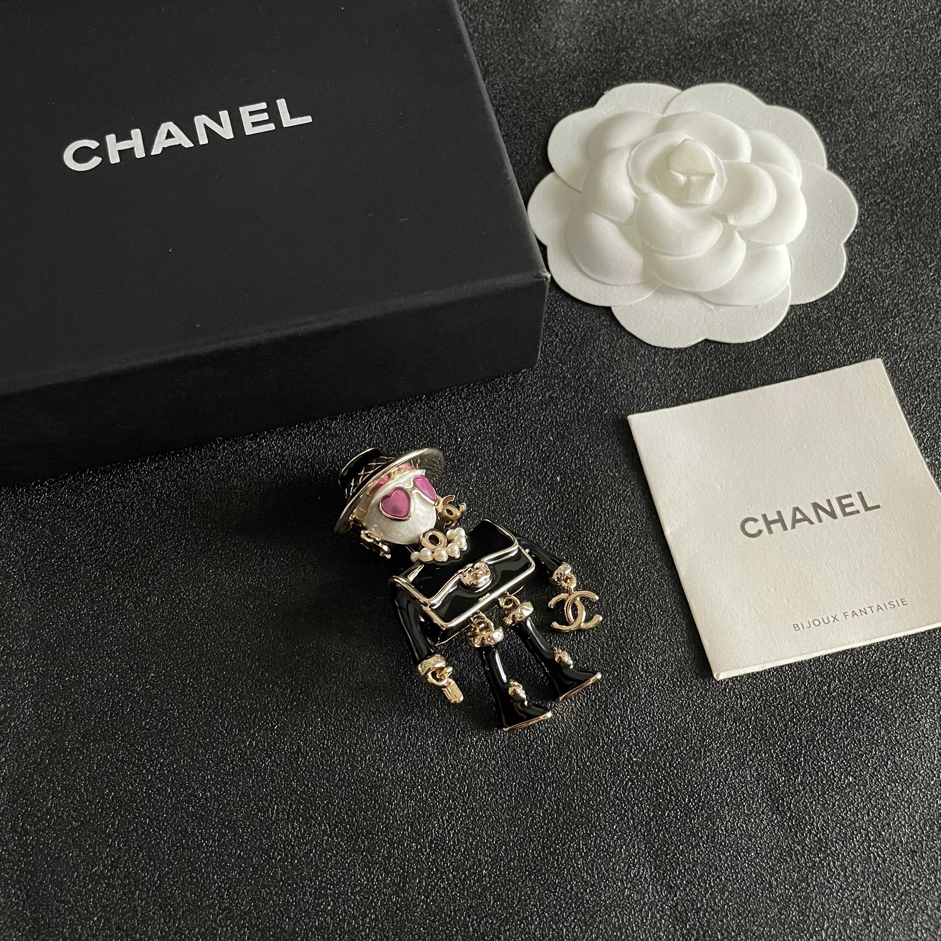 Chanel CC Doll Character Brooch brooch Gold-tone metal with black enamel white faux pearl pink heart enamel white resin One Size