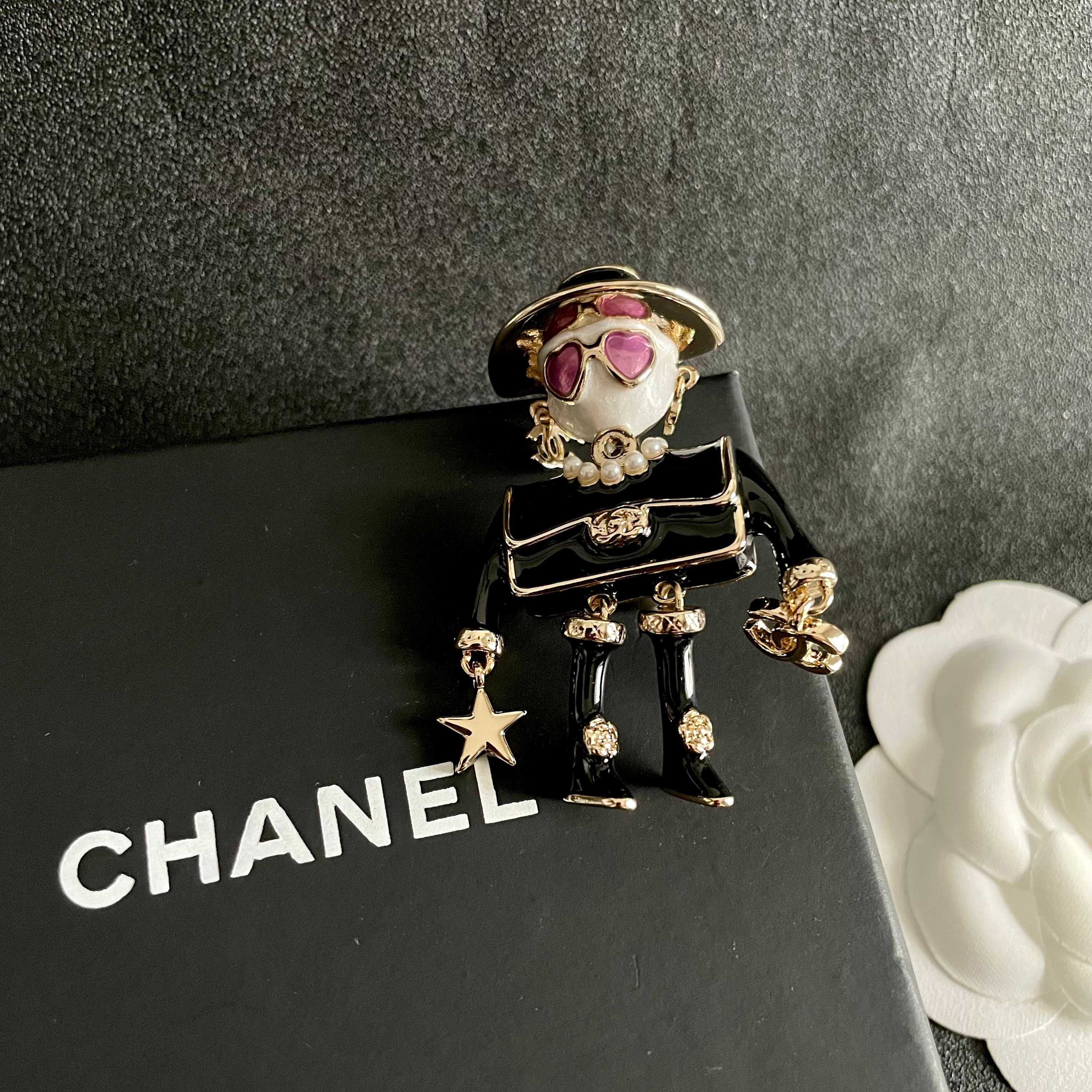 Chanel CC Doll Character Brooch brooch Gold-tone metal with black enamel white faux pearl pink heart enamel white resin One Size