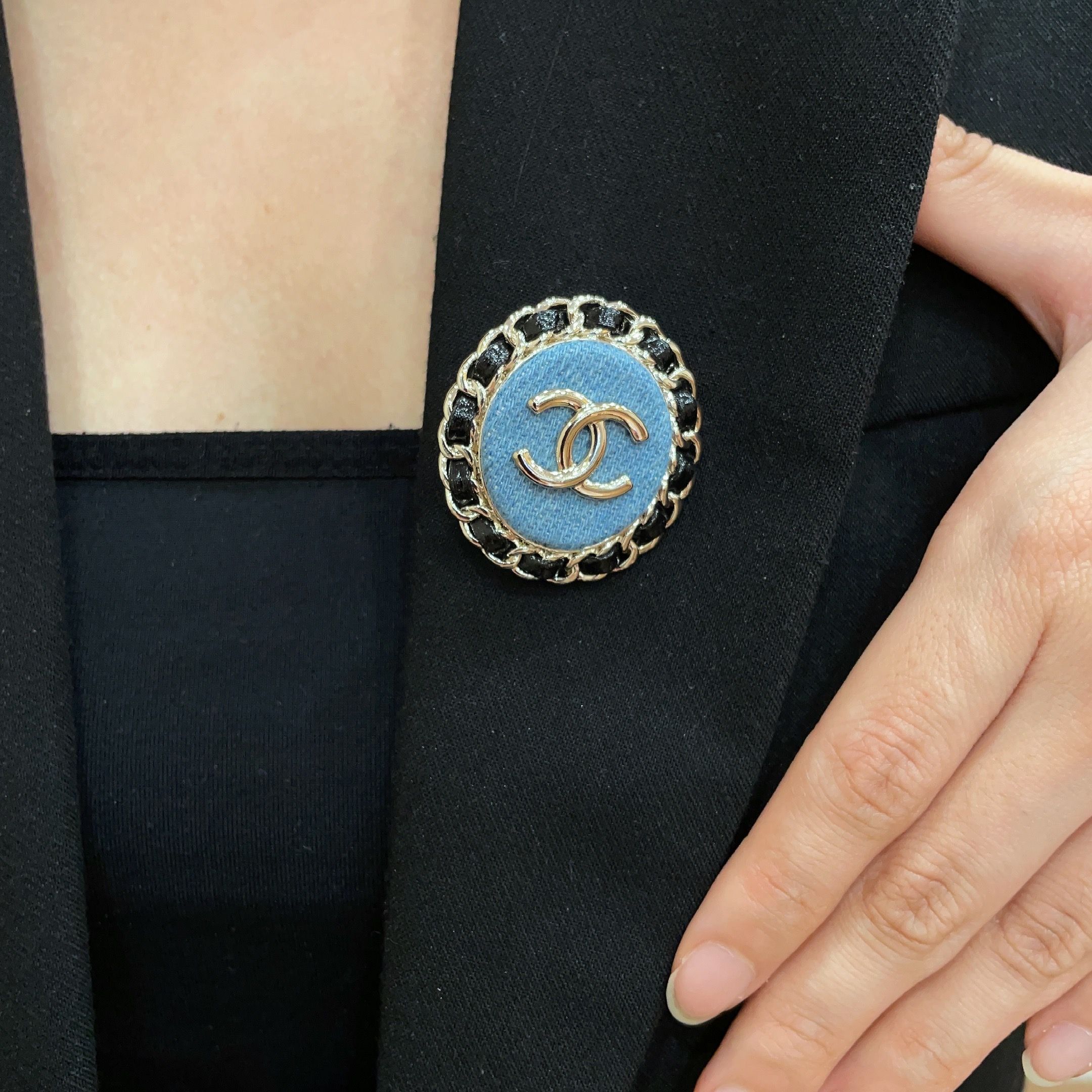 Chanel CC Denim Chain Edge Brooch brooch light gold tone metal light blue denim black leather chain trim 3cm diameter