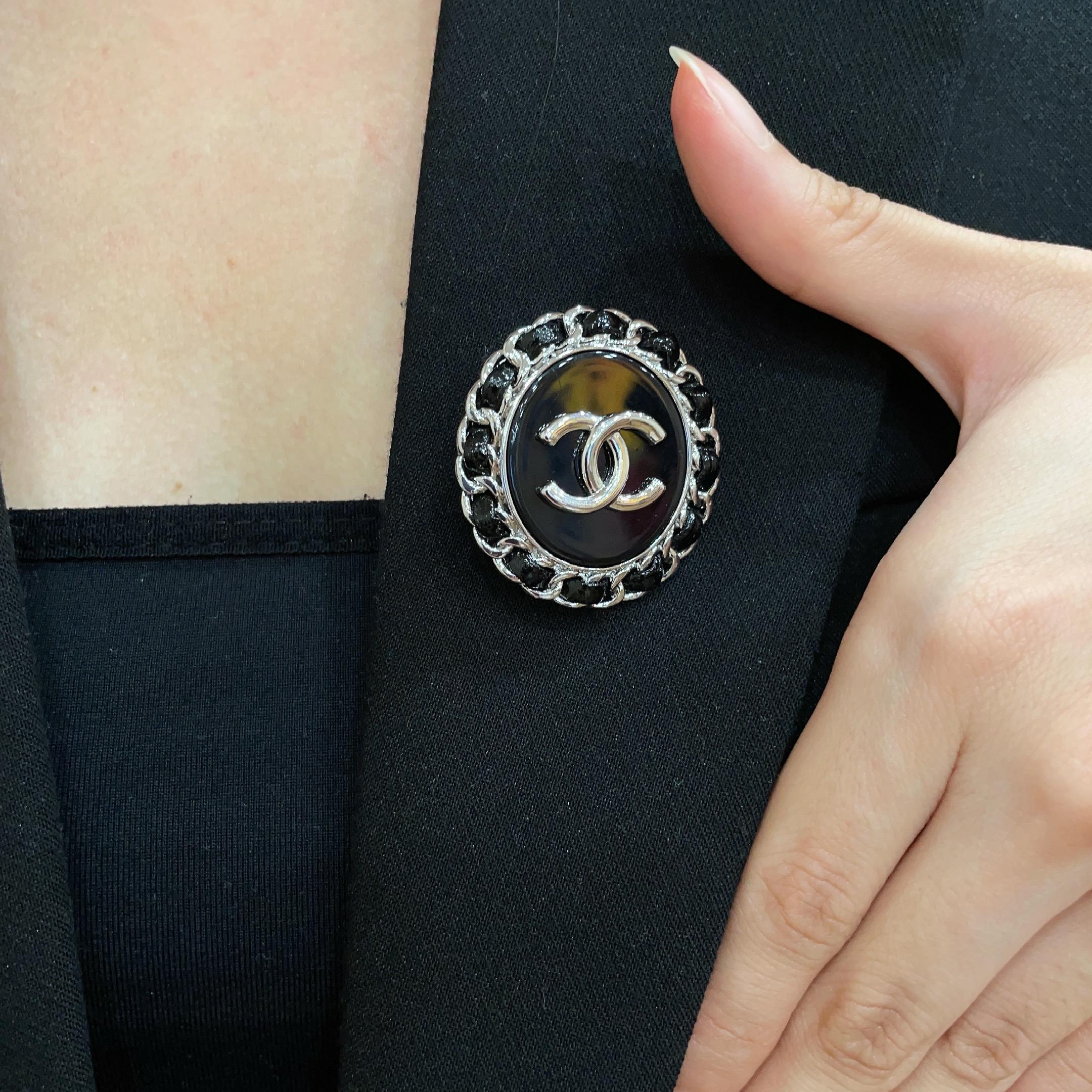 Chanel CC Logo Chain Edge Round brooch silver tone metal black enamel black resin accents 3cm diameter