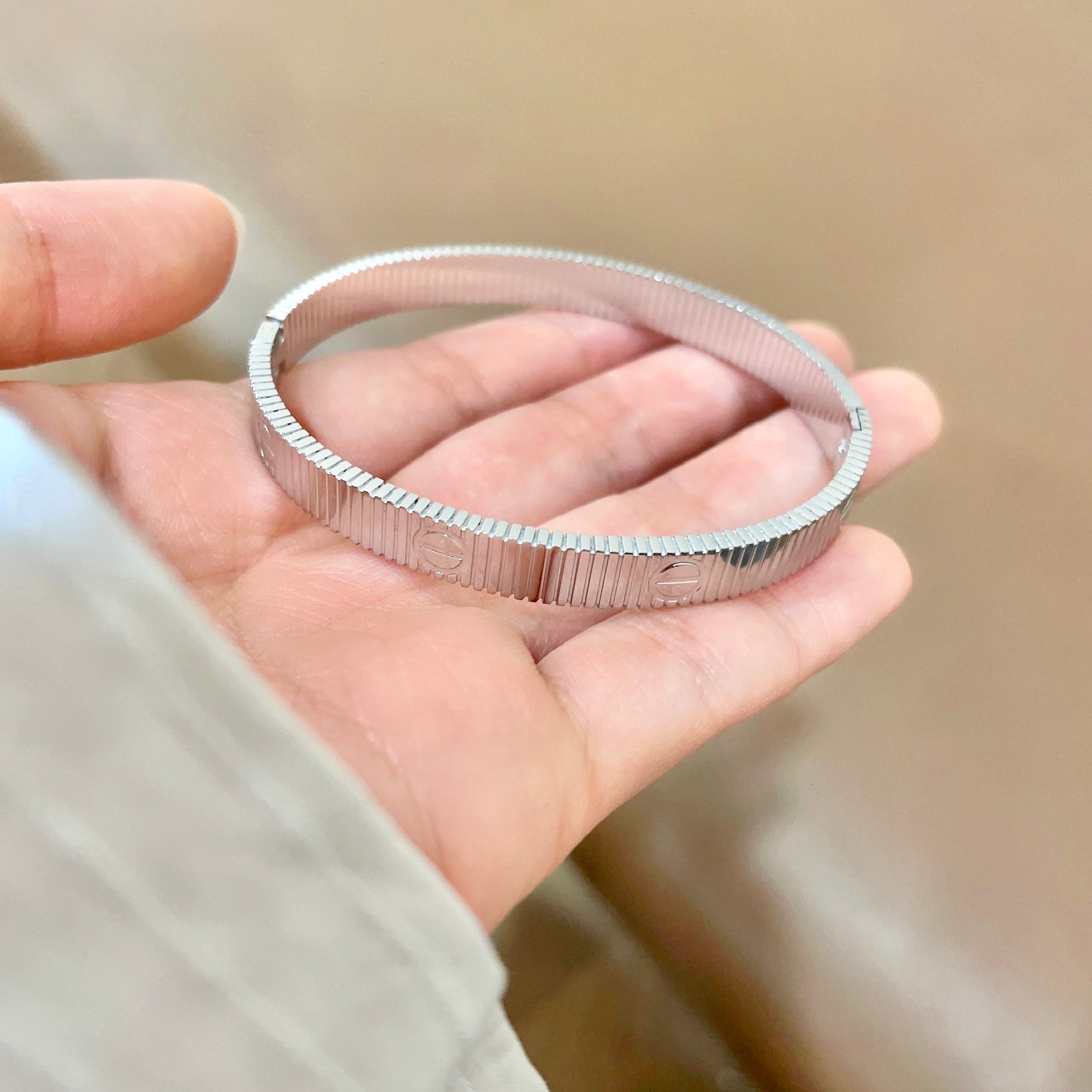 Cartier Love Ribbed Bangle bracelet Silver-toned metal no gemstones 17