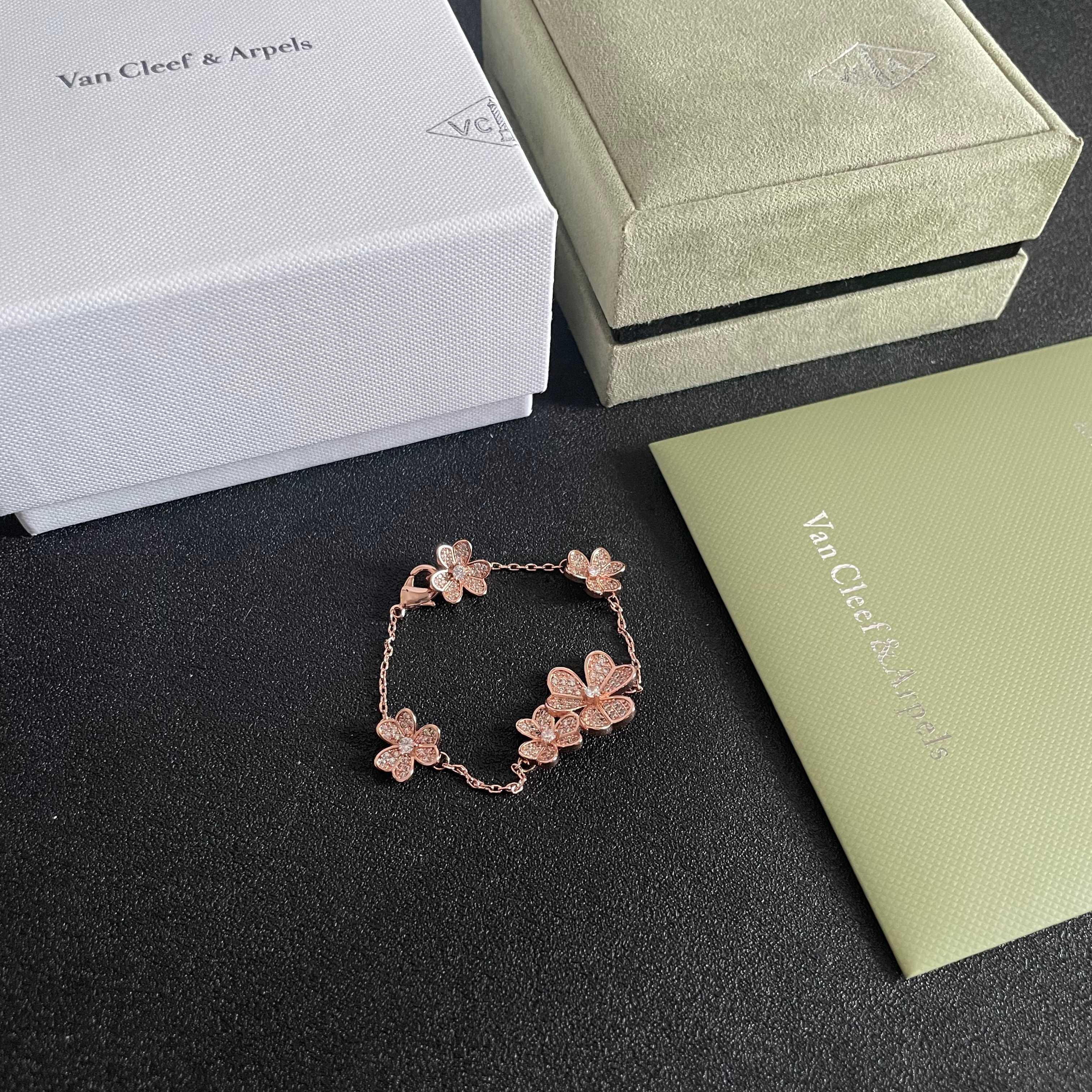 Pulsera Van Cleef Arpels Frivole Oro rosa con pavé de diamantes 17cm