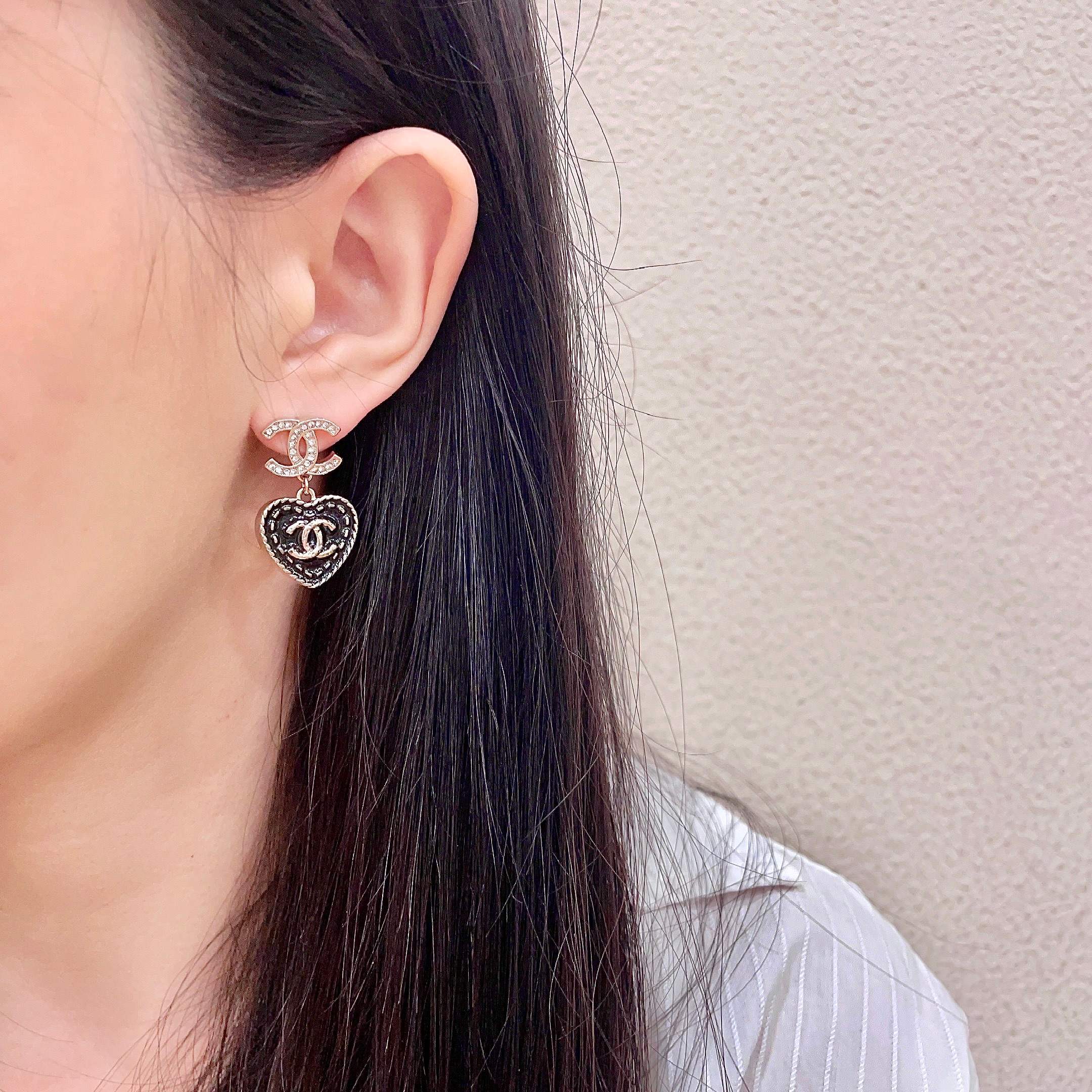 Chanel CC Heart Drop Earrings earrings Gold-tone metal with black enamel and clear crystal accents 2 5cm drop length