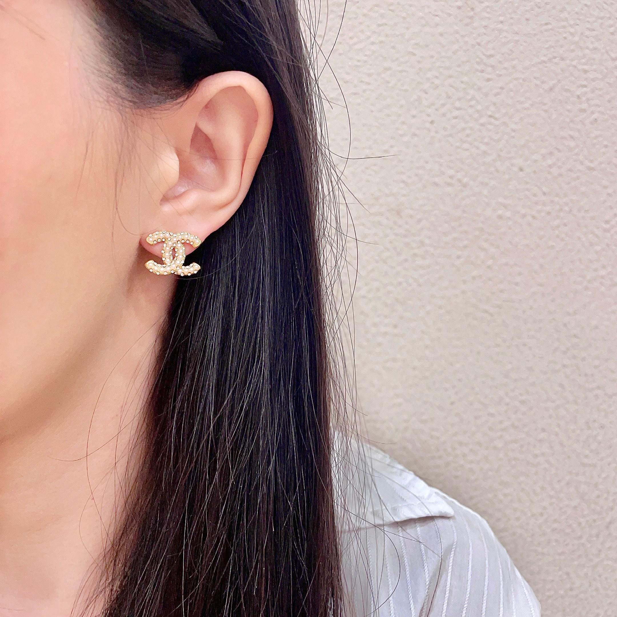 Chanel CC Pearl Stud Earrings earrings Gold-tone metal with cream faux pearls silver-tone metal with white faux pearls 1 5cm stud diameter