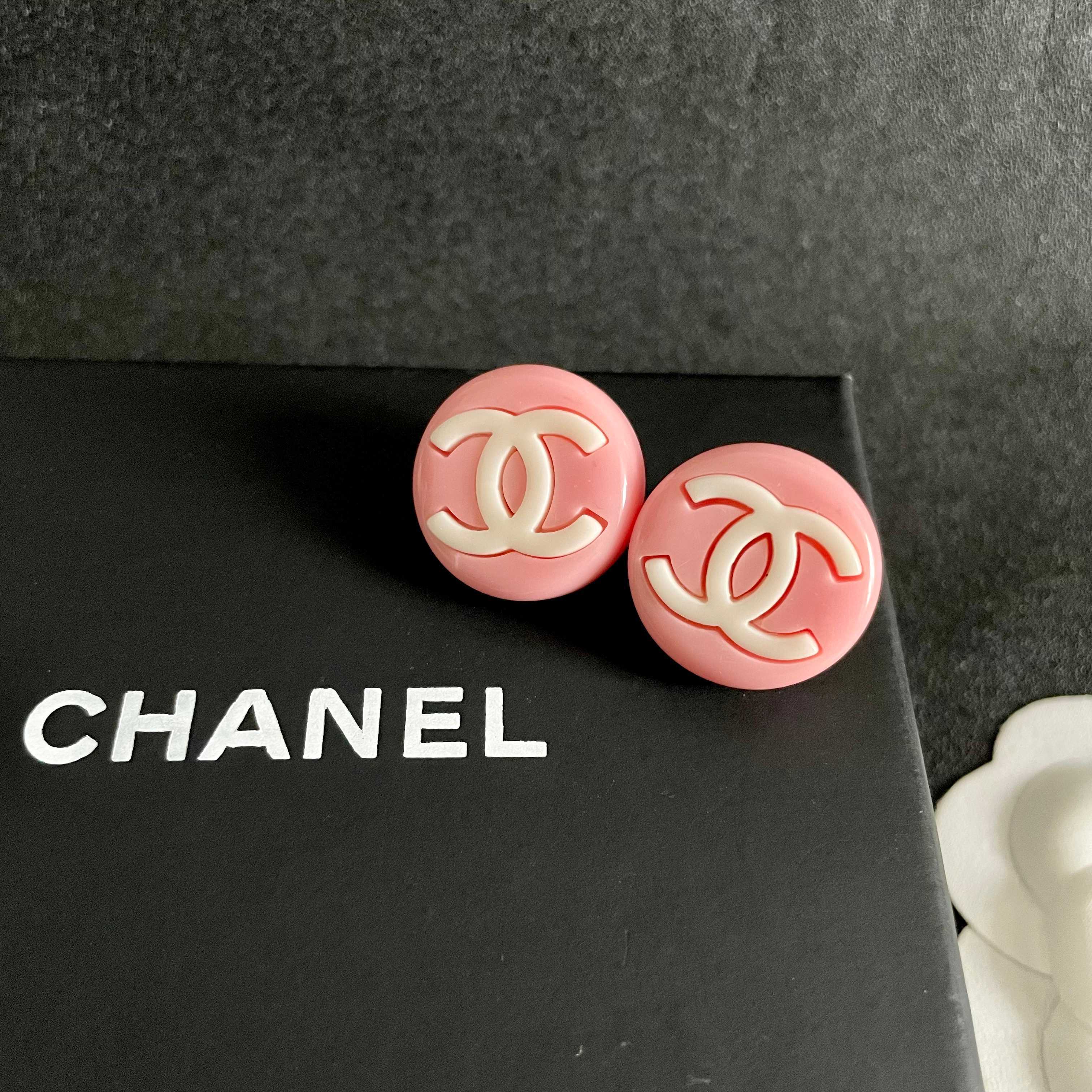 Chanel CC Logo Round Stud Earrings earrings Pink resin with white interlocking CC logo 2cm diameter