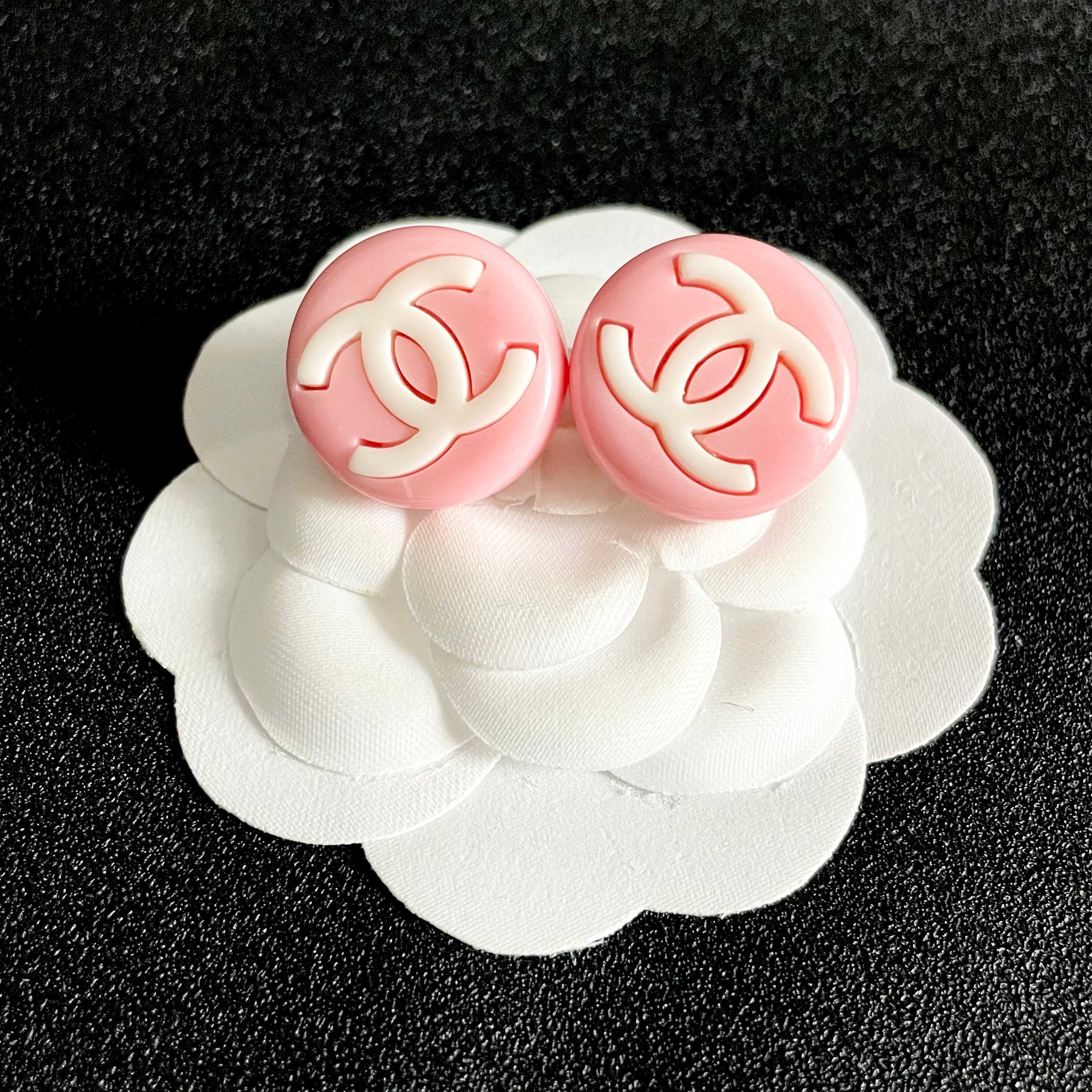 Chanel CC Logo Round Stud Earrings earrings Pink resin with white interlocking CC logo 2cm diameter