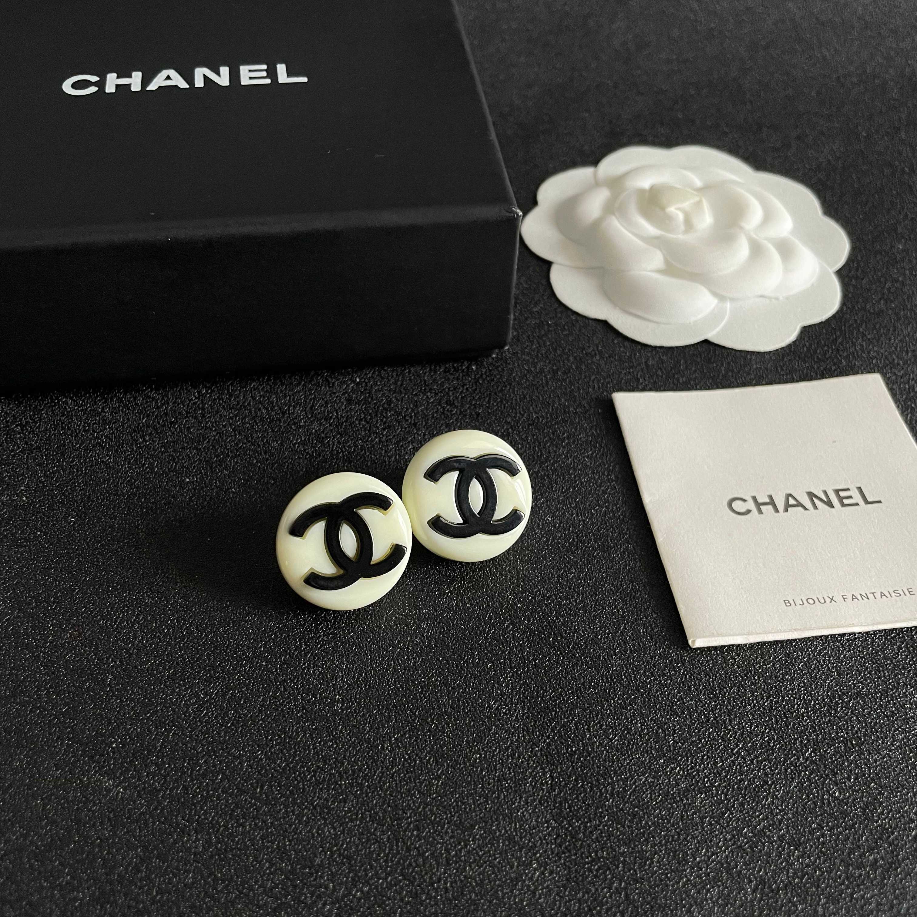 Chanel CC Logo Round Stud Earrings earrings Cream white resin base with black enamel CC logo 2cm diameter