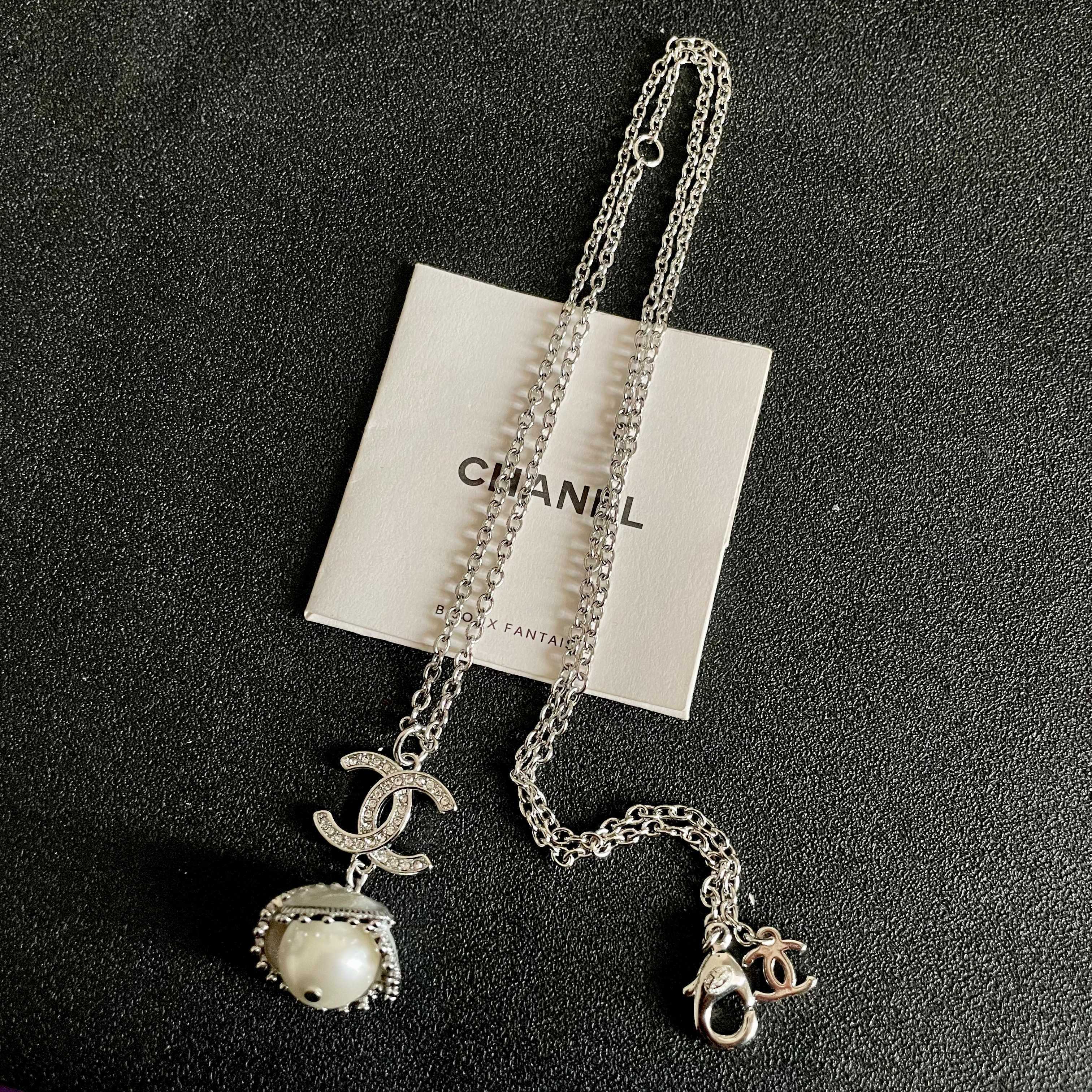 Chanel CC Pearl Drop Pendant necklace Silver-toned metal clear crystal white pearl 42cm