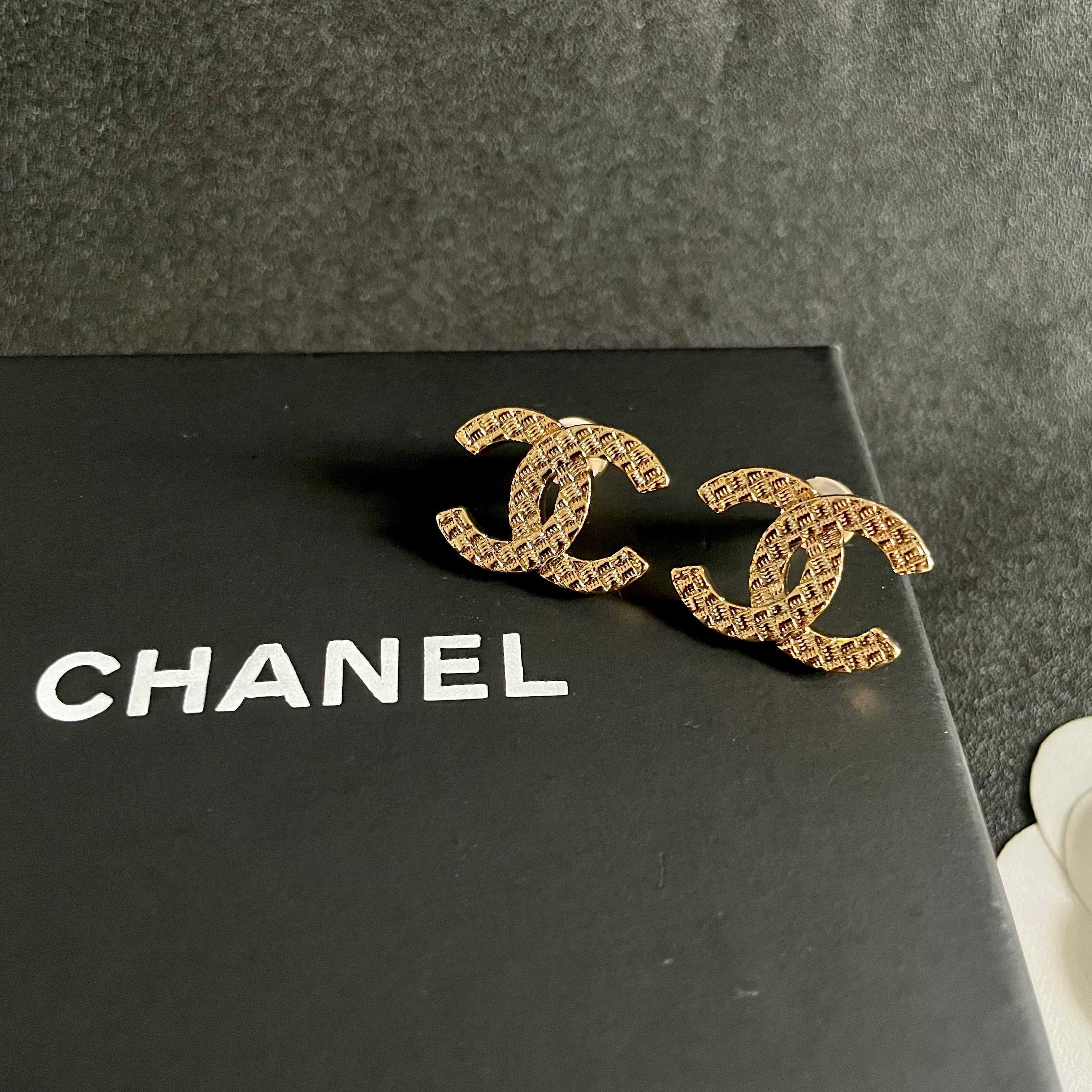 Chanel CC Quilted Stud Earrings earrings gold-tone metal 1 5cm diameter