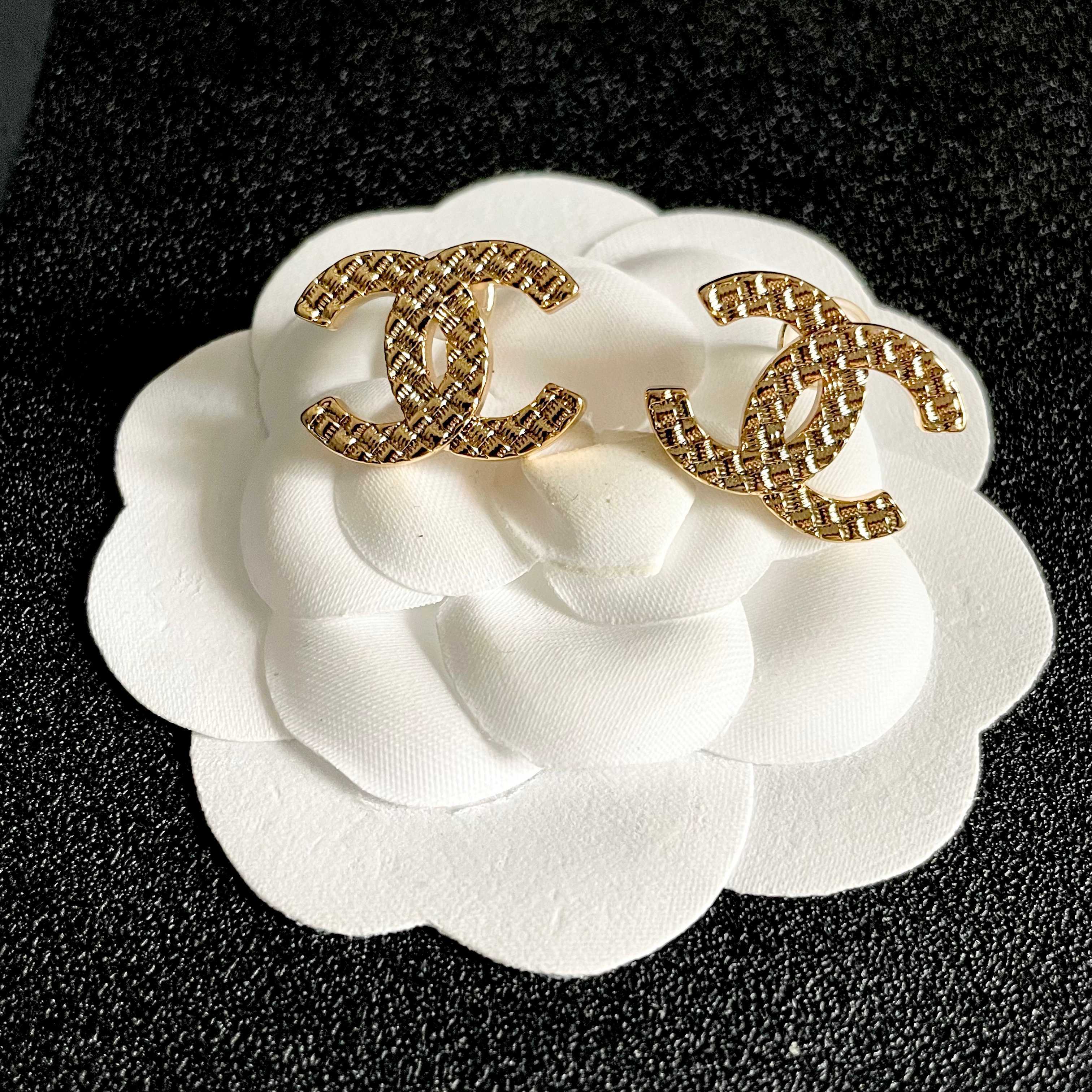 Chanel CC Quilted Stud Earrings earrings gold-tone metal 1 5cm diameter