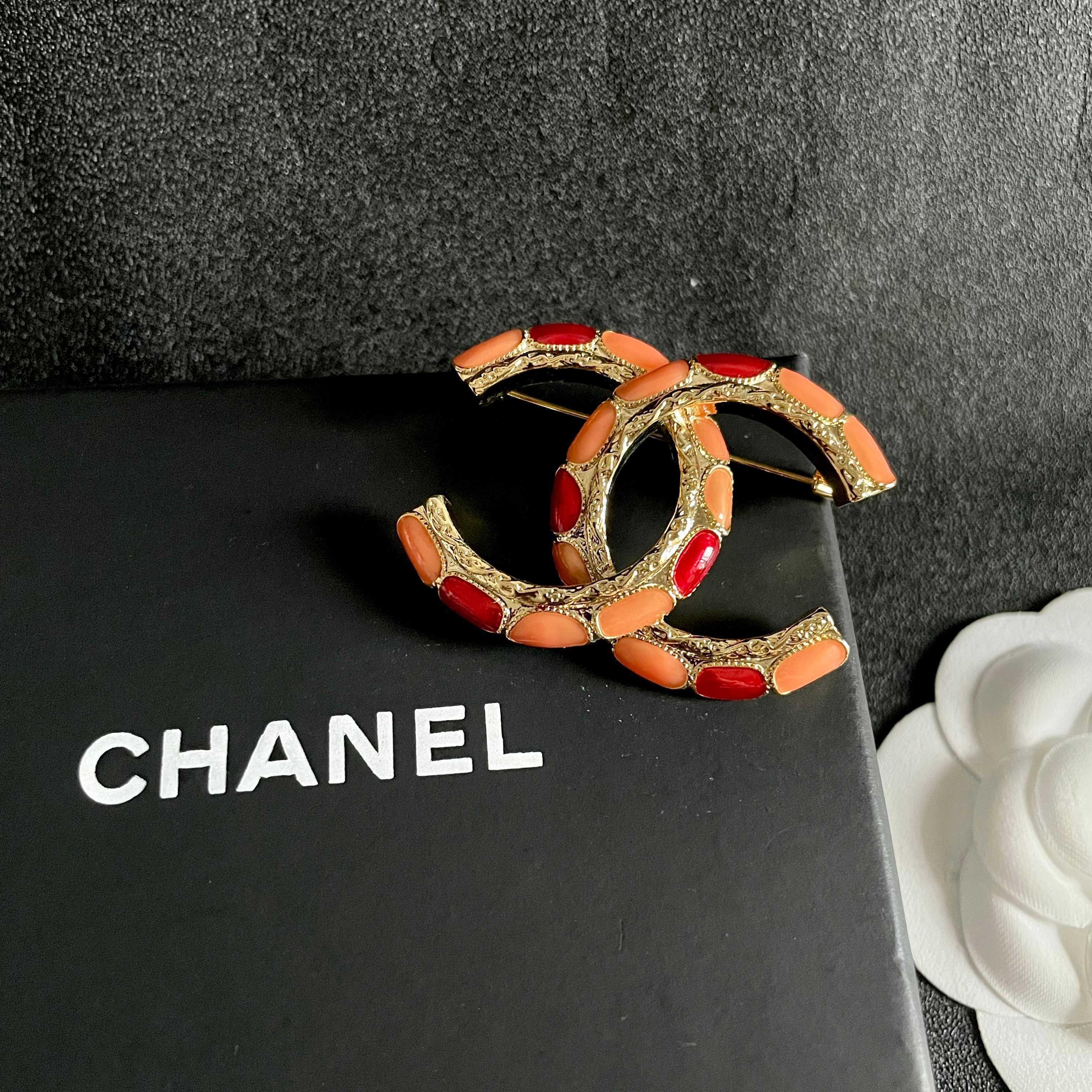 Chanel CC Logo Enamel Brooch brooch gold-tone metal with coral orange and red enamel 3 5cm width
