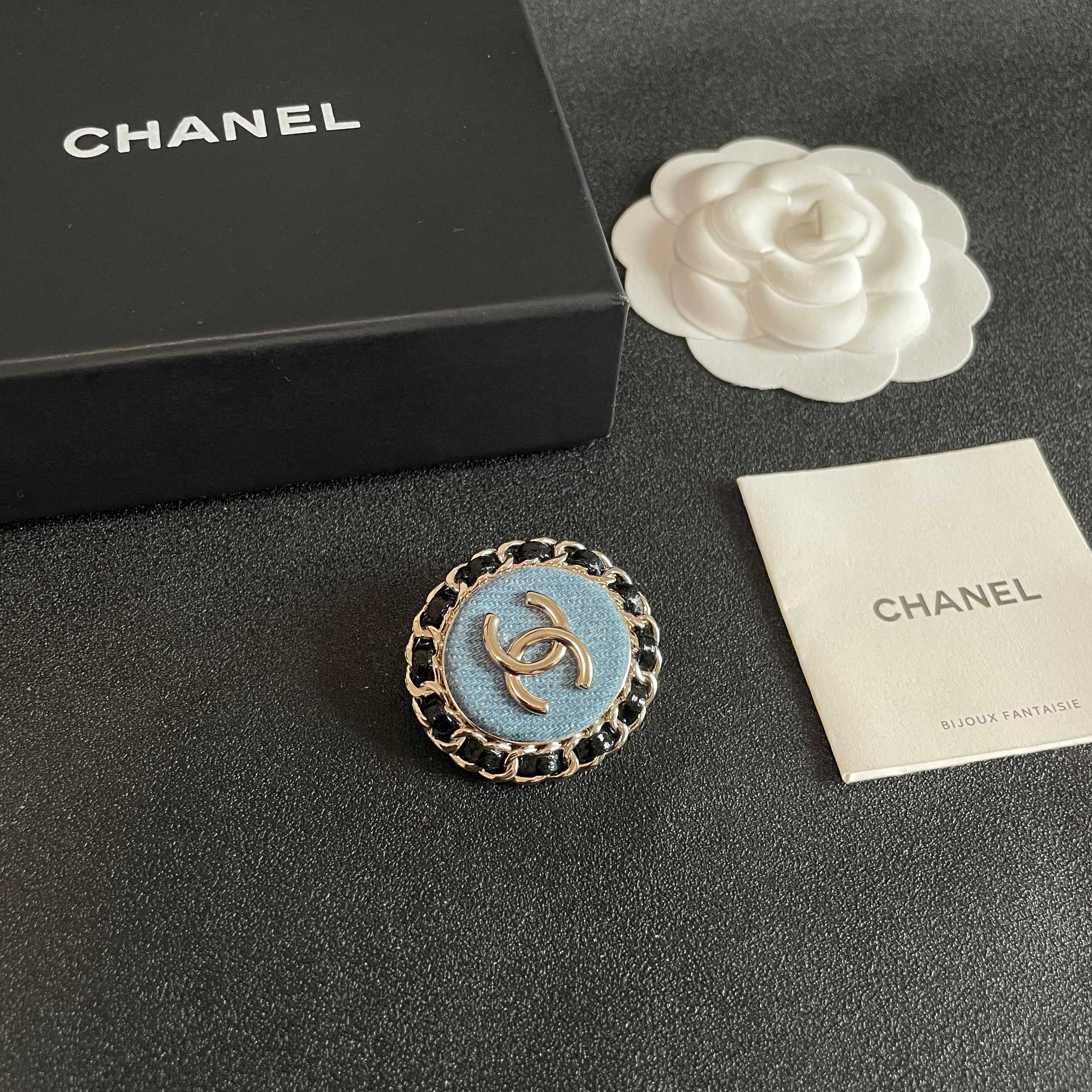 Chanel CC Denim Chain Edge Brooch brooch light gold tone metal light blue denim black leather chain trim 3cm diameter