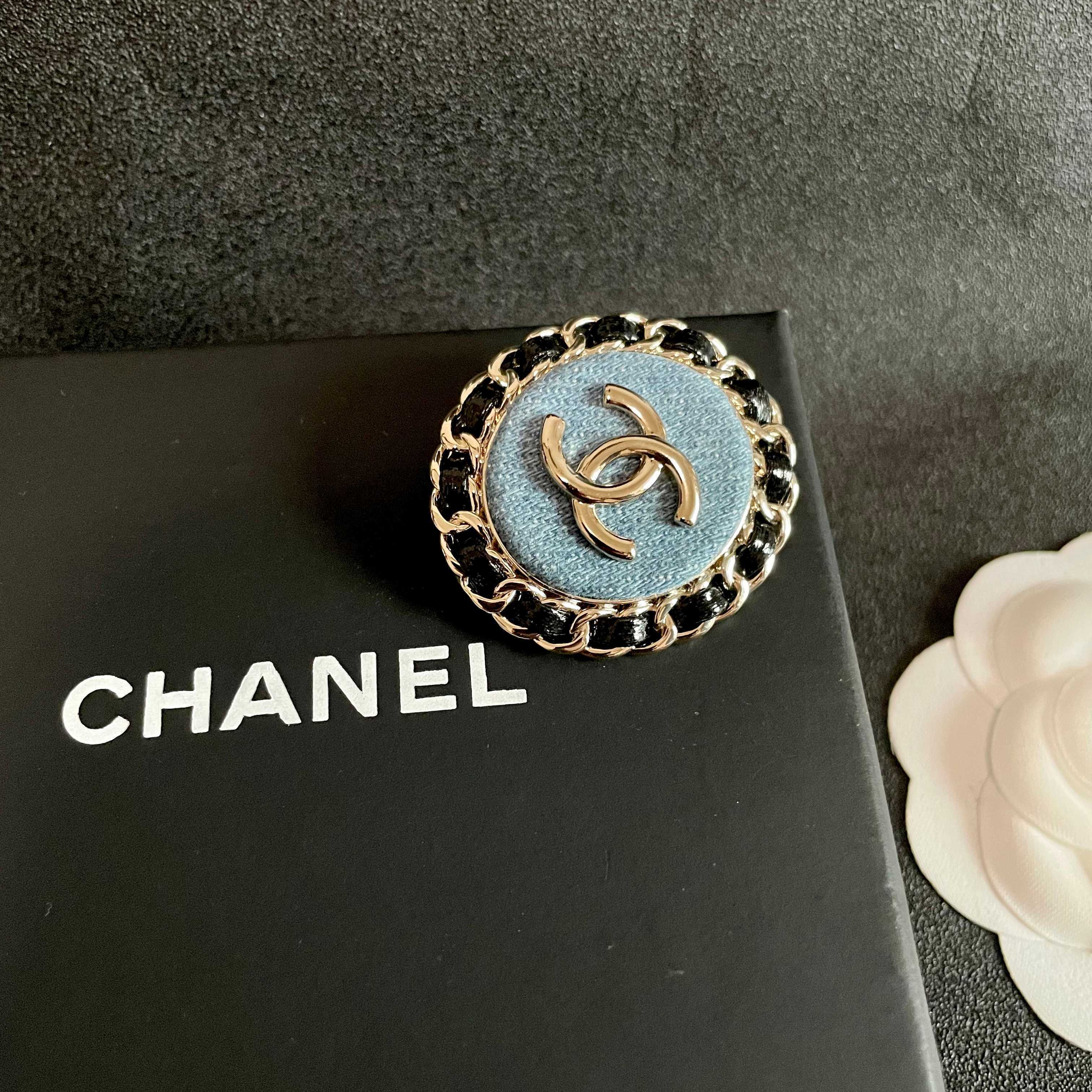 Chanel CC Denim Chain Edge Brooch brooch light gold tone metal light blue denim black leather chain trim 3cm diameter