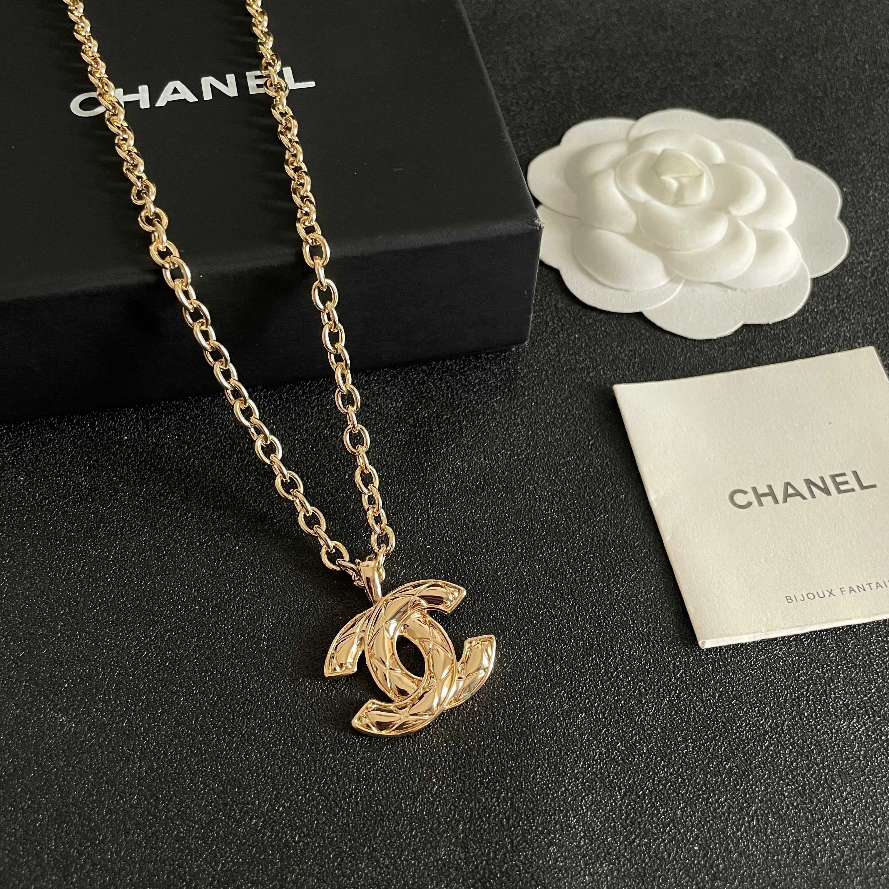 Chanel Quilted CC Pendant Necklace necklace Gold-tone metal 42cm