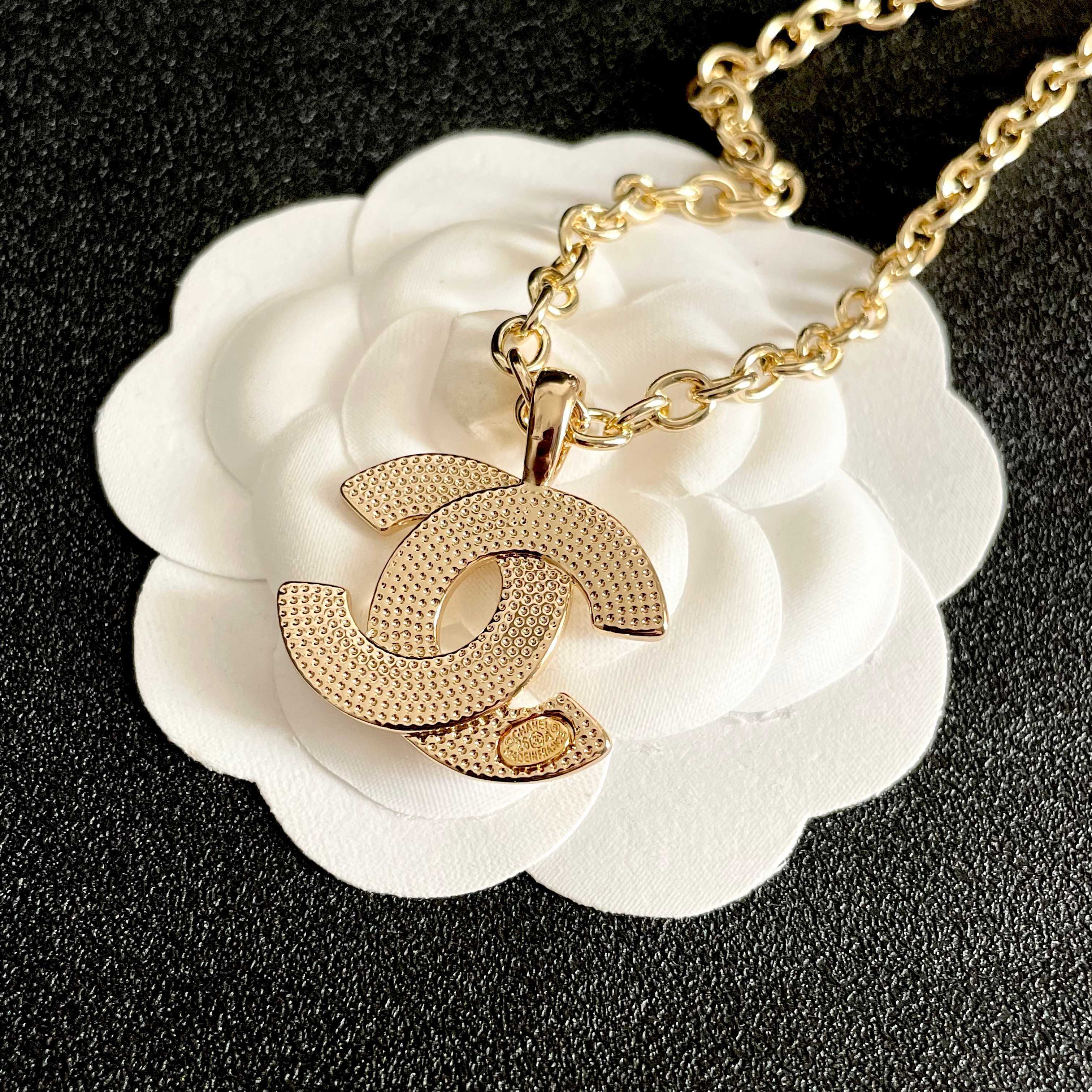 Chanel Quilted CC Pendant Necklace necklace Gold-tone metal 42cm