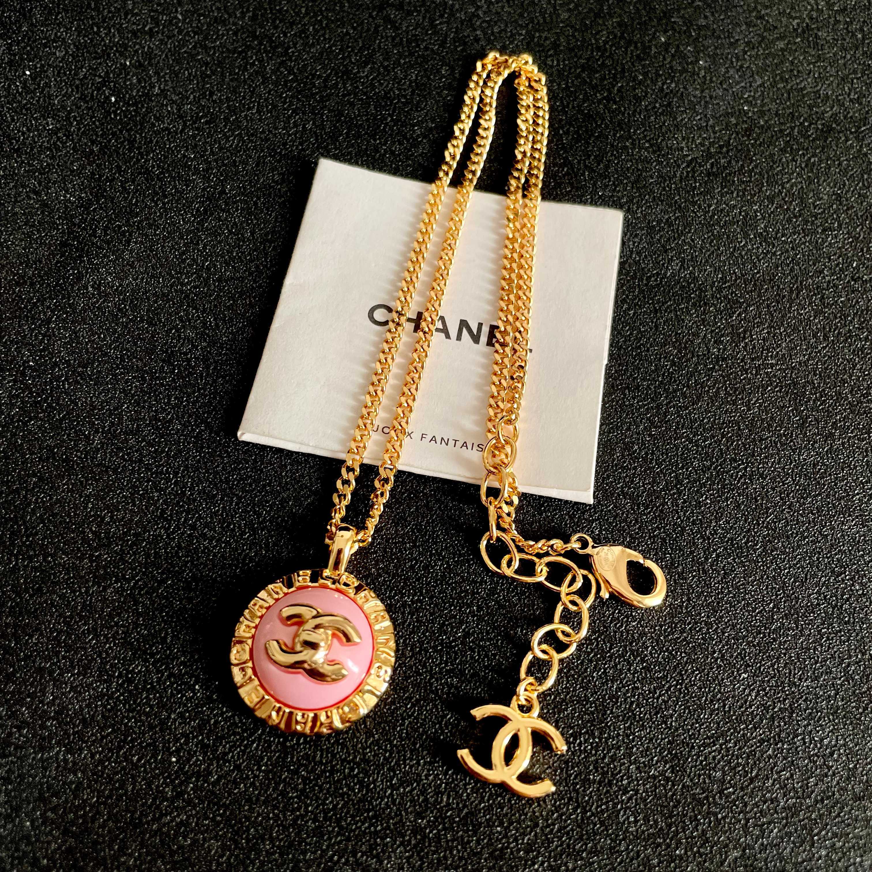 Chanel CC Logo Round Pendant necklace Gold-tone metal with pink enamel 42cm