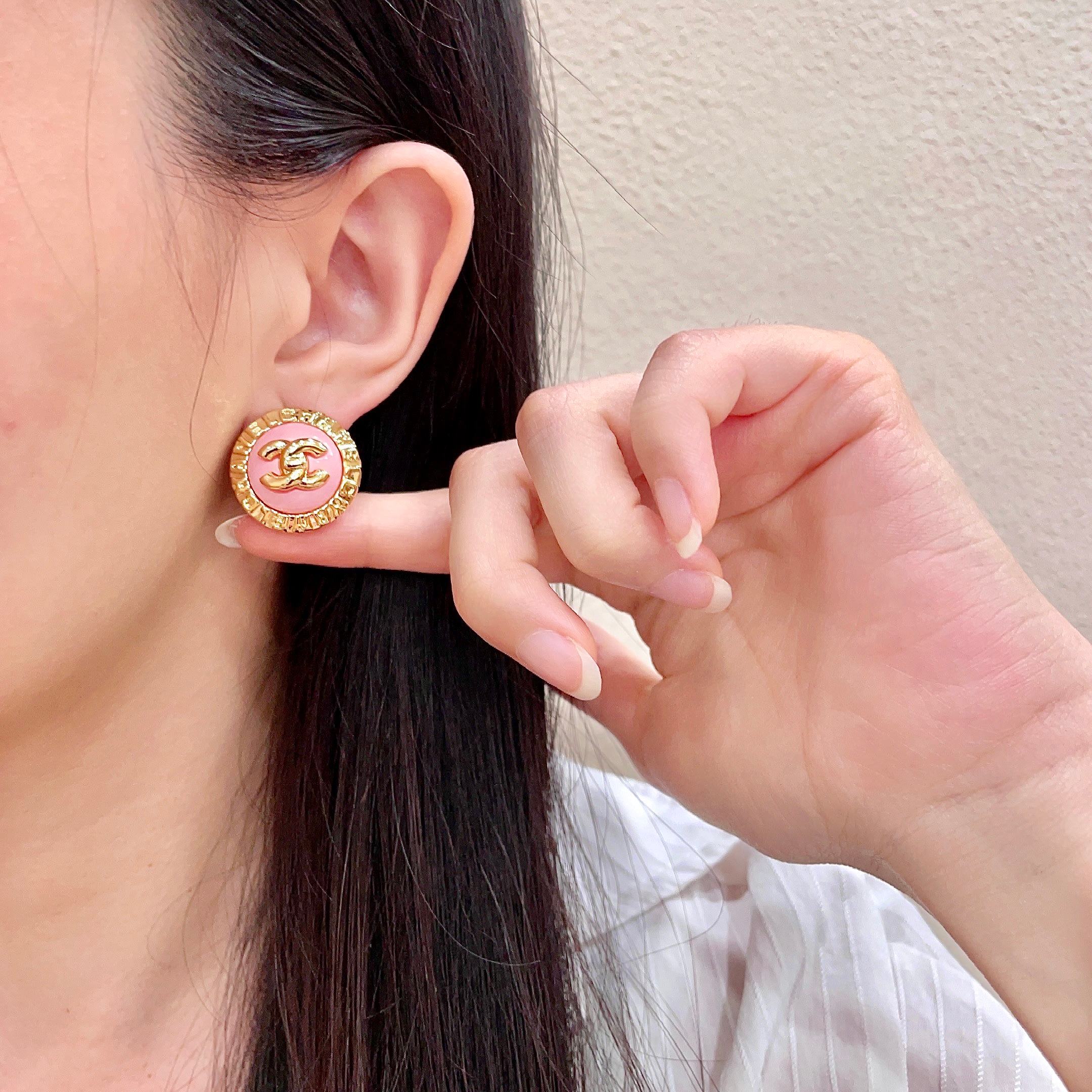 Chanel CC Logo Round Stud Earrings earrings Gold-tone metal with pink enamel center 1 5cm diameter