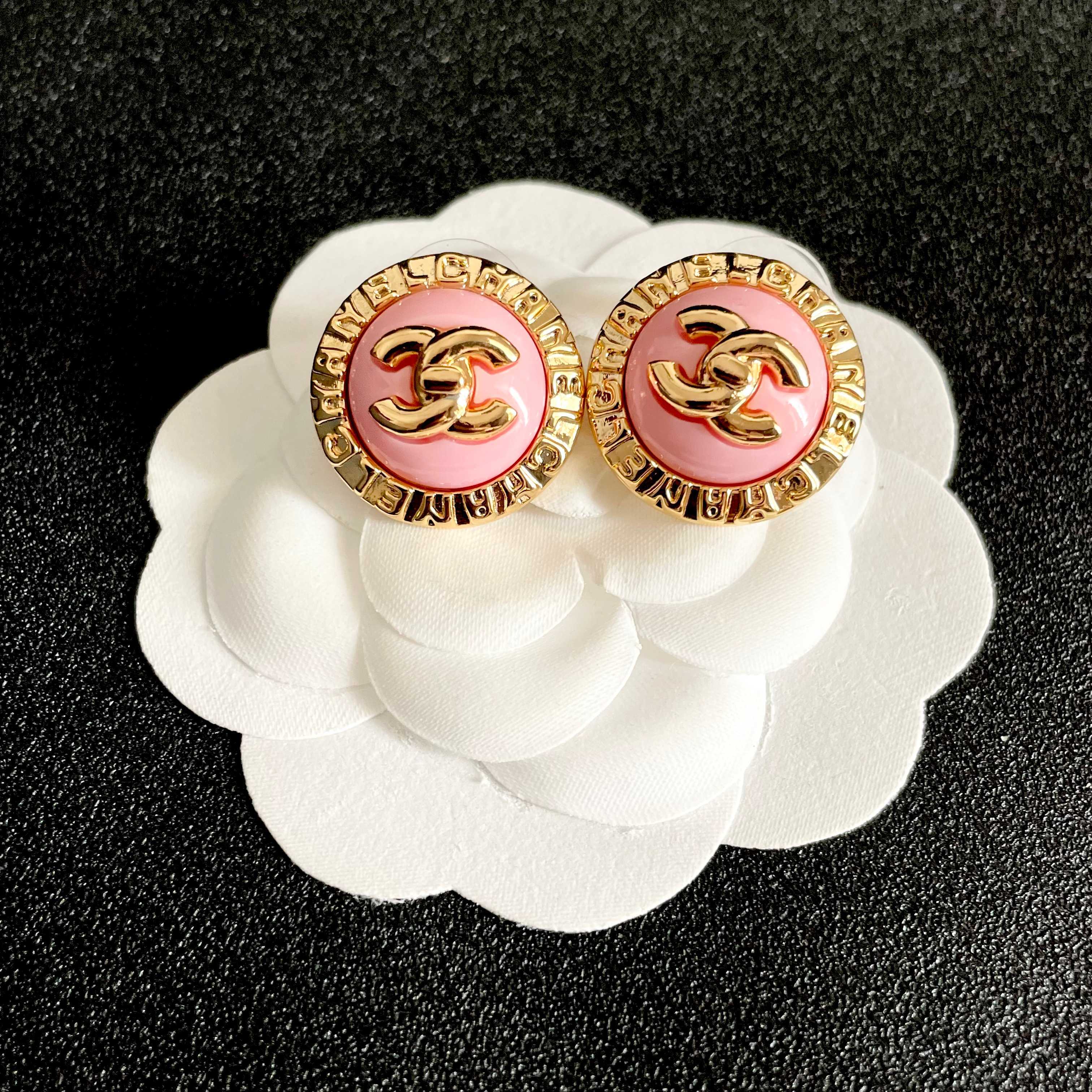 Chanel CC Logo Round Stud Earrings earrings Gold-tone metal with pink enamel center 1 5cm diameter