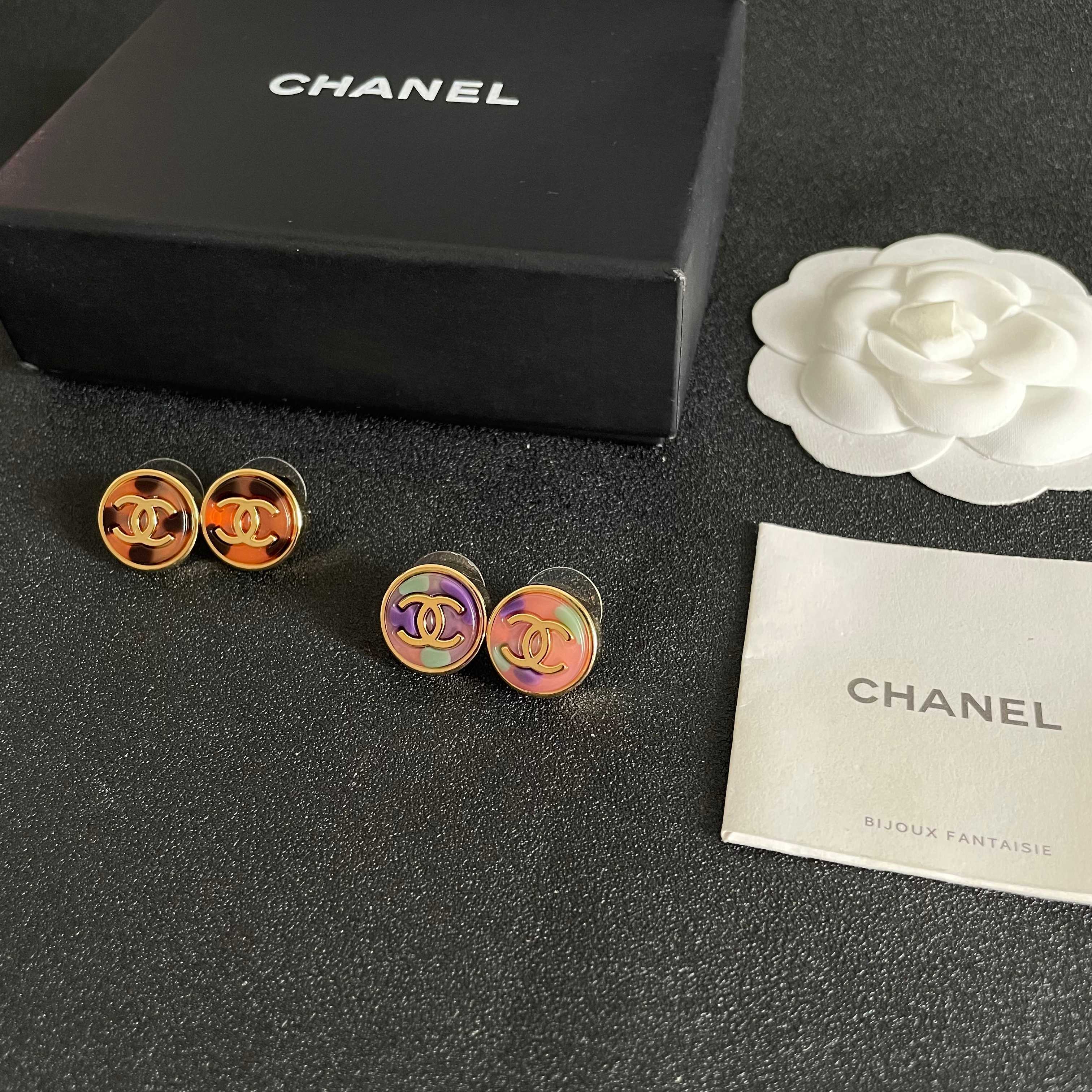 Chanel CC Logo Round Stud Earrings earrings Gold-tone metal with iridescent purple green and pink enamel 1 5cm diameter