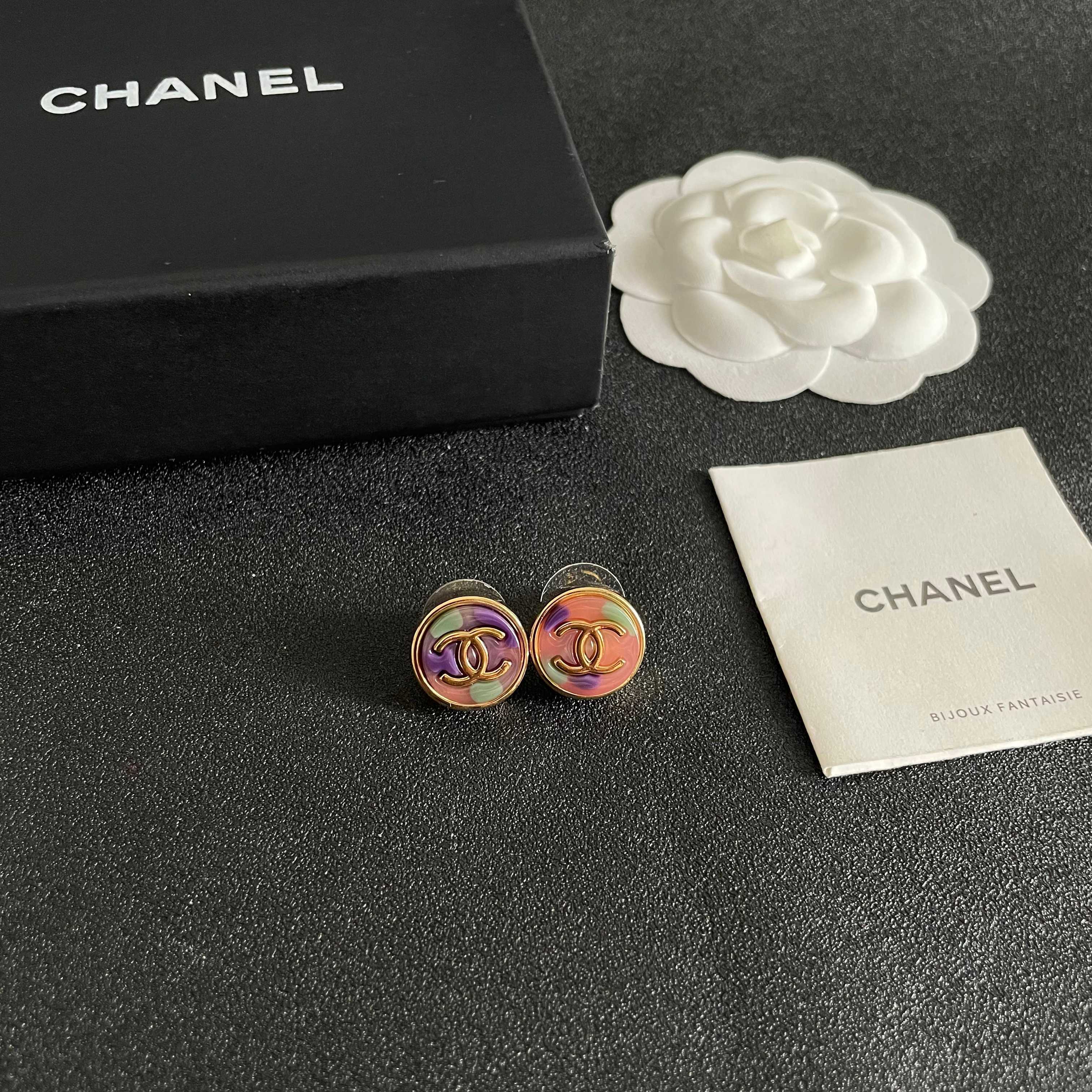 Chanel CC Logo Round Stud Earrings earrings Gold-tone metal with iridescent purple green and pink enamel 1 5cm diameter