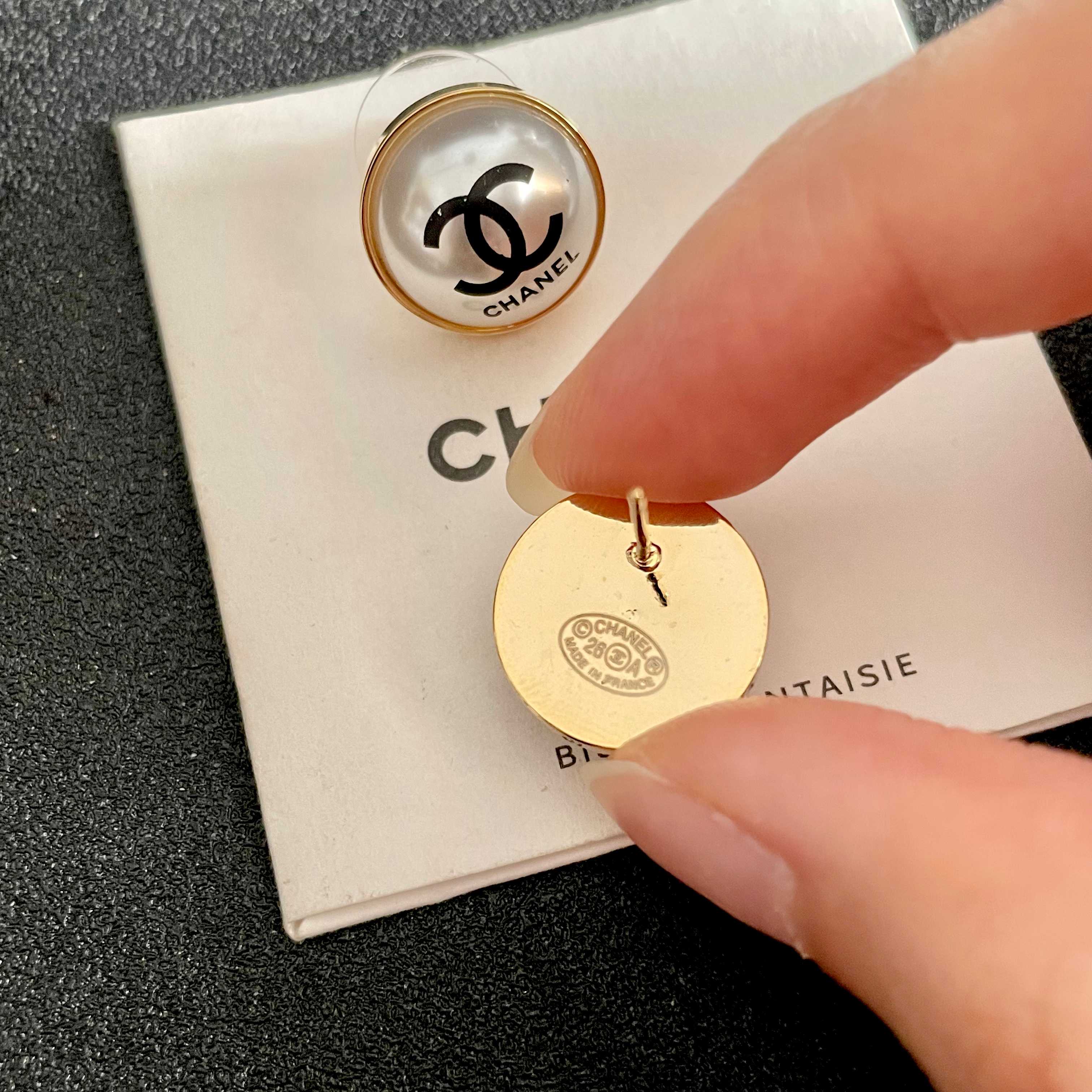 Chanel CC Logo Pearl Stud Earrings earrings gold-tone metal cream faux pearl black enamel 1 5cm diameter