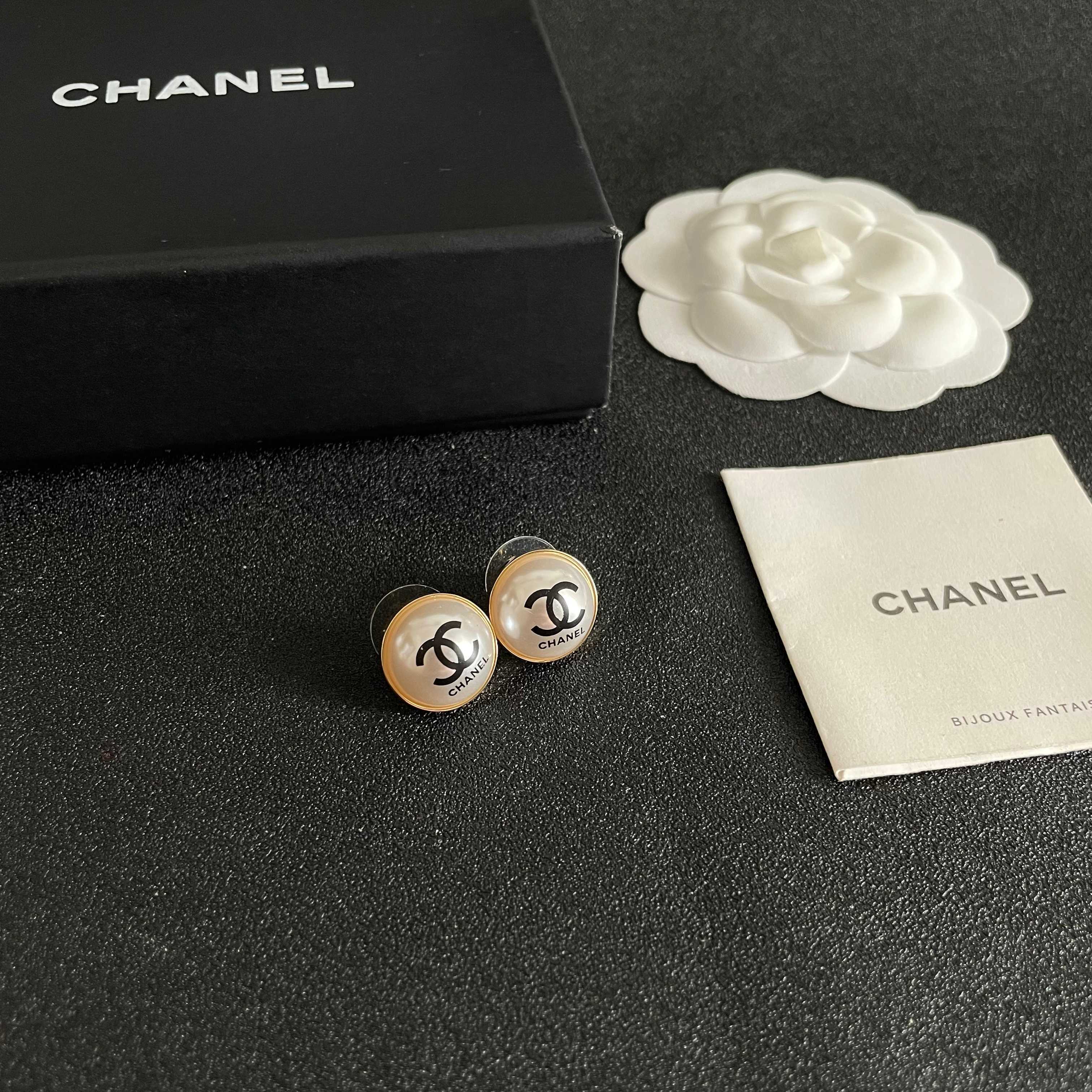 Chanel CC Logo Pearl Stud Earrings earrings gold-tone metal cream faux pearl black enamel logo 1 5cm diameter