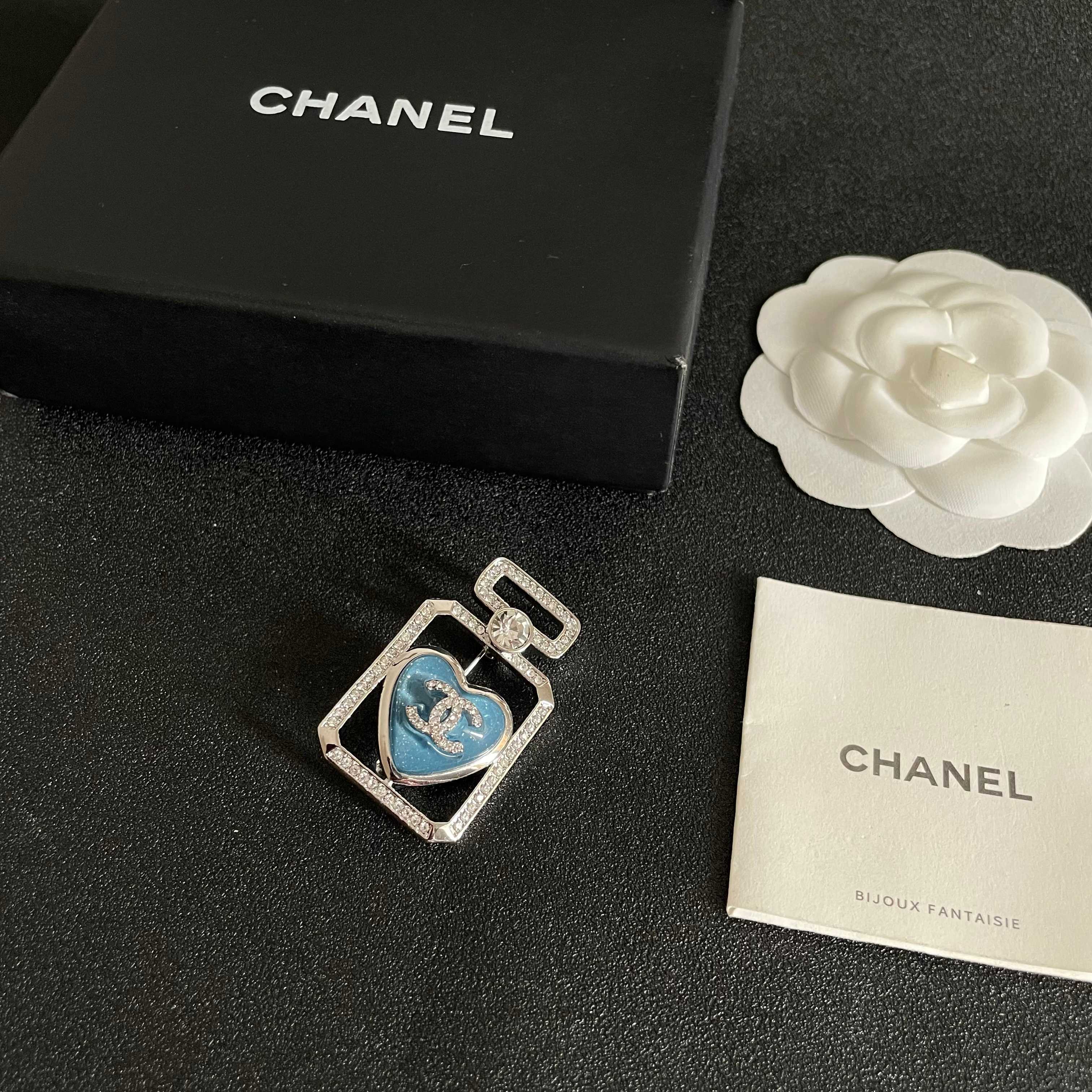 Chanel Perfume Bottle Heart CC Brooch brooch Silver-toned metal blue enamel clear crystal 3 5cm x 2 2cm