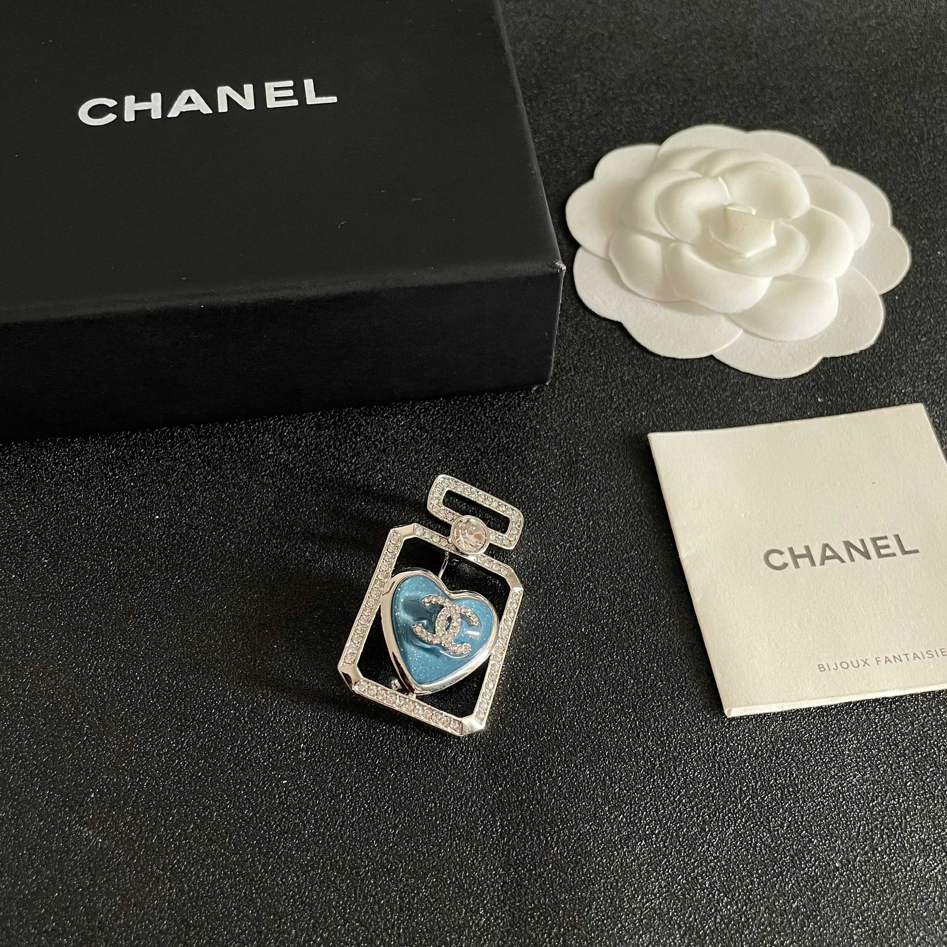 Chanel Perfume Bottle Heart CC Brooch brooch Silver-toned metal blue enamel clear crystal 3 5cm x 2 2cm