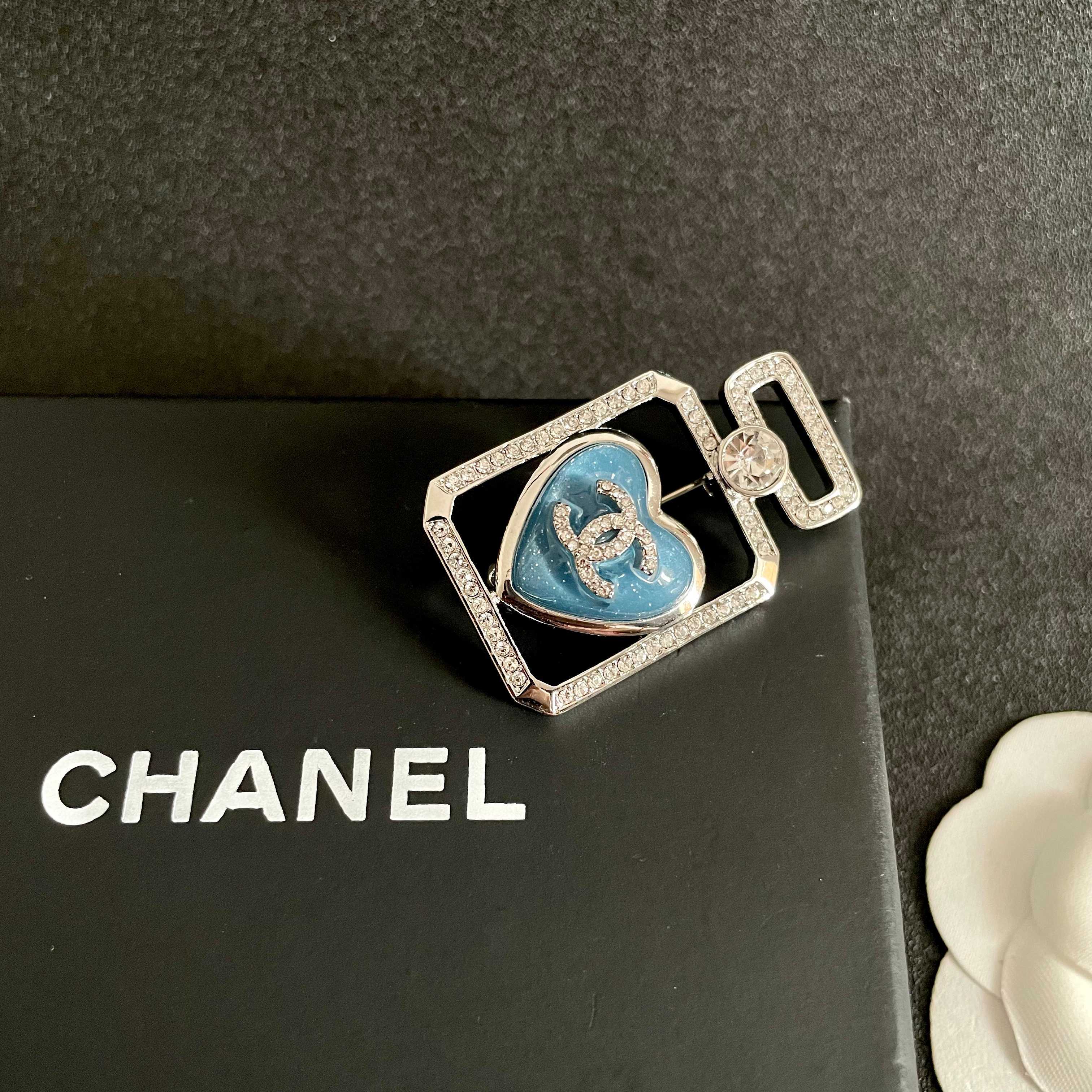 Chanel Perfume Bottle Heart CC Brooch brooch Silver-toned metal blue enamel clear crystal 3 5cm x 2 2cm